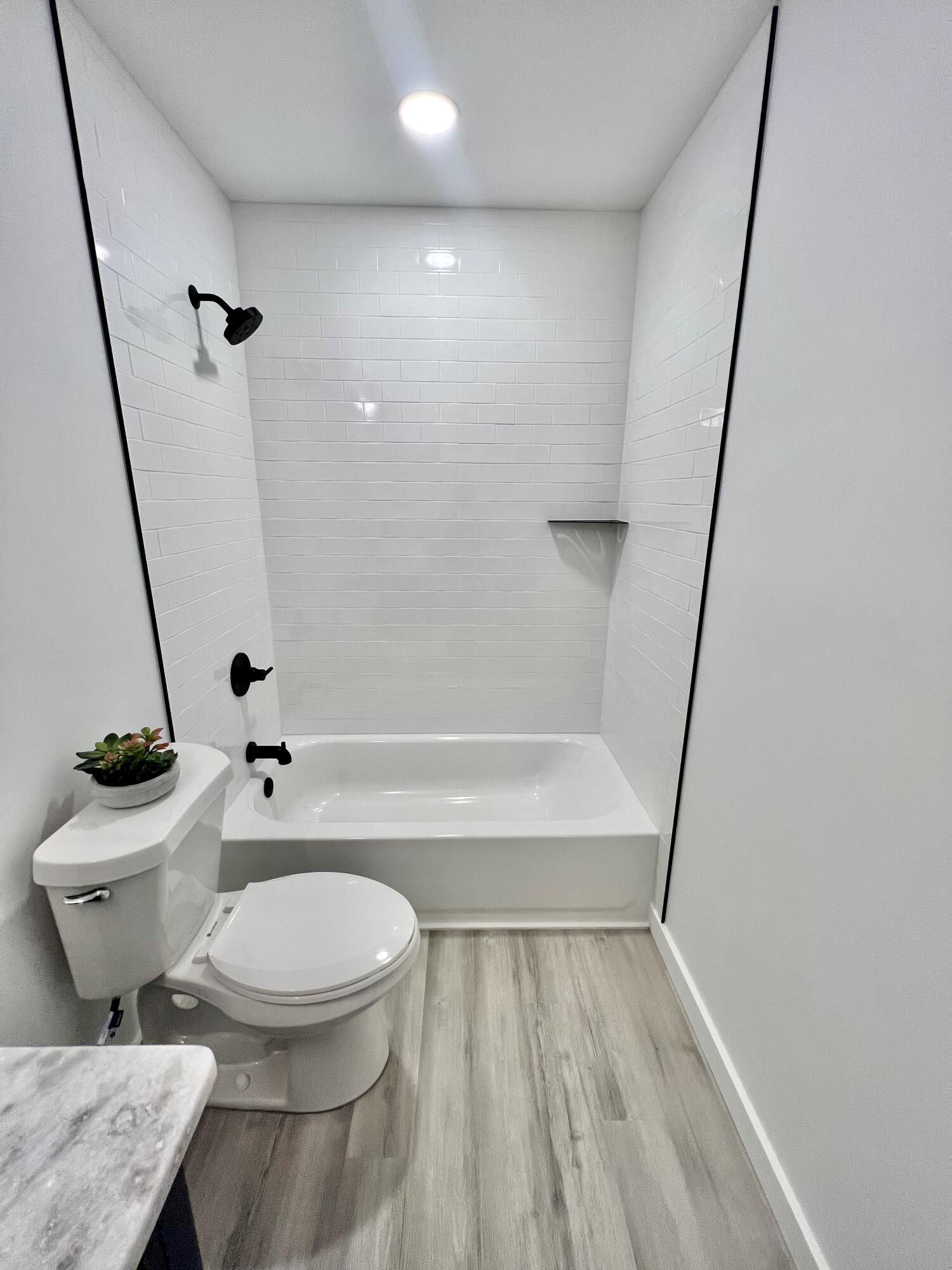 HOLLY HILLS - Residential