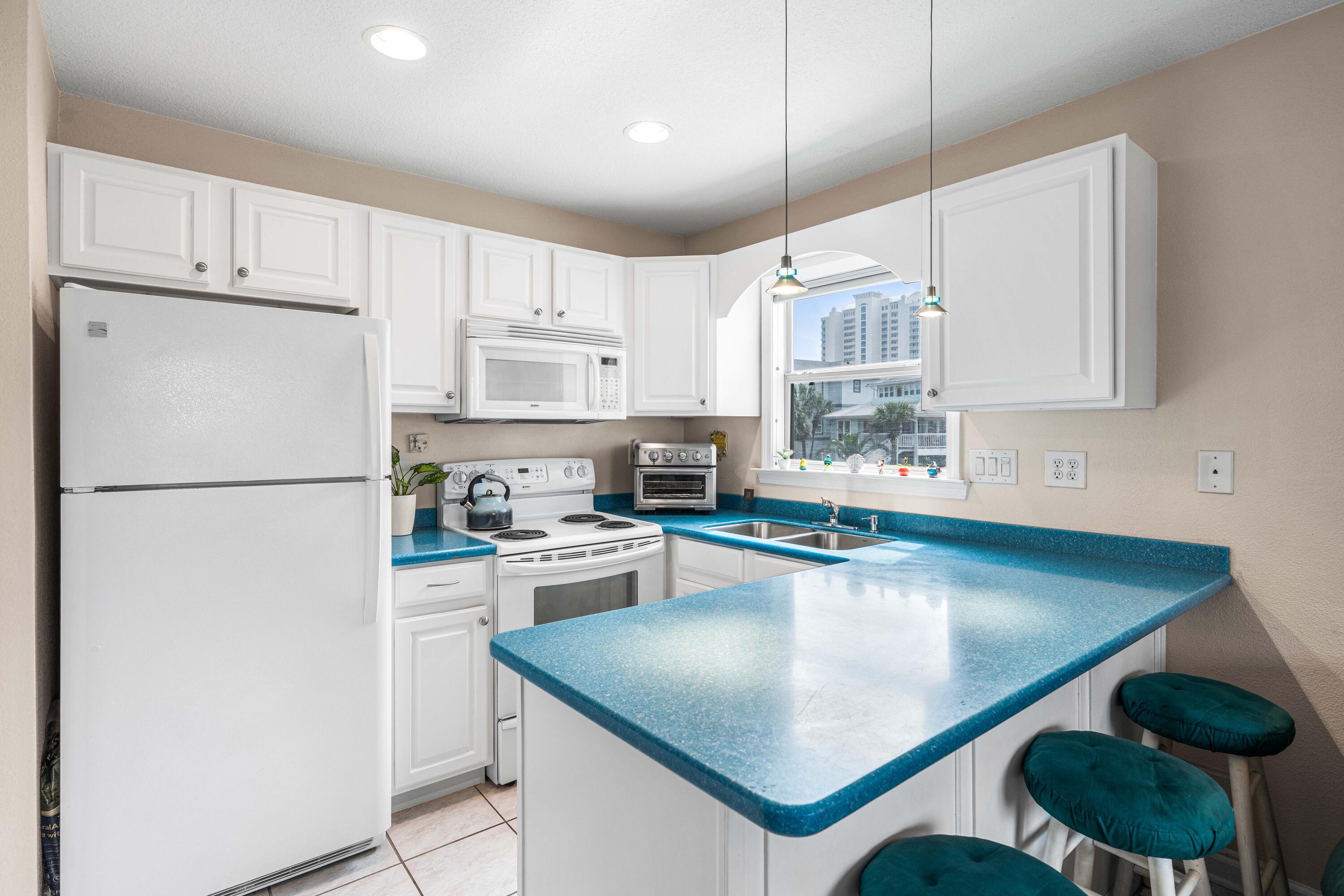 TRADEWINDS T/H - Residential