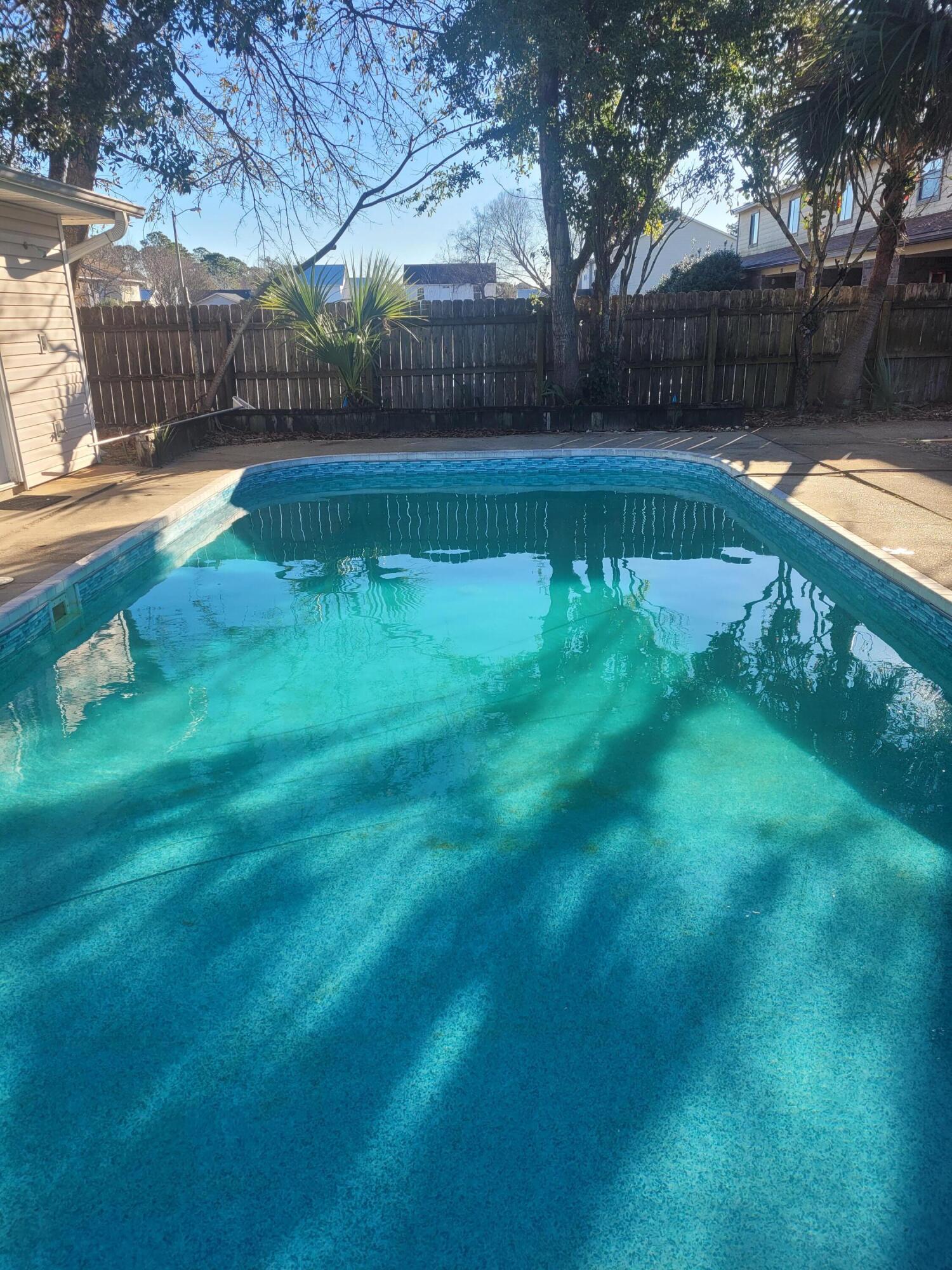 MARY ESTHER MANOR - Residential