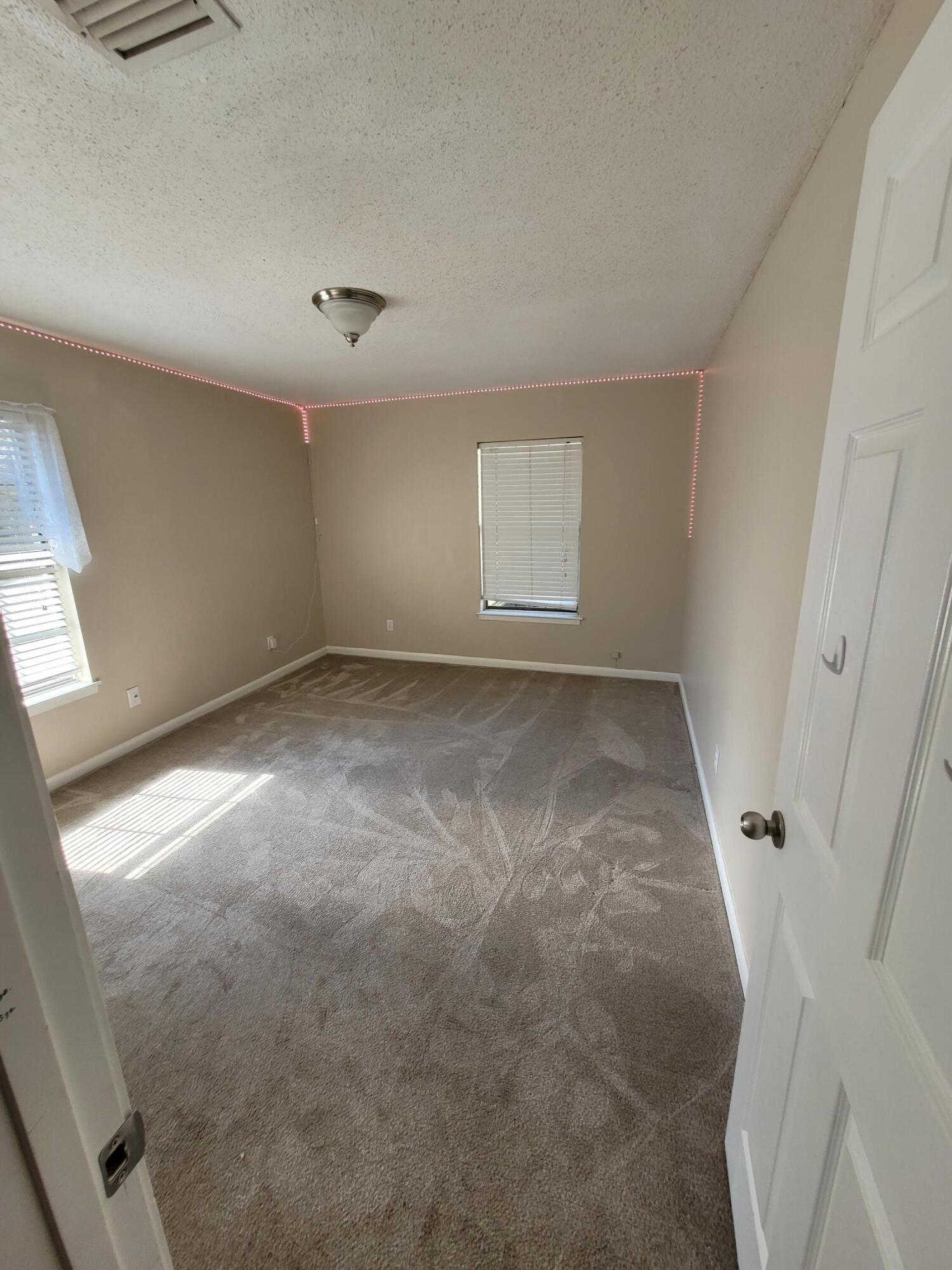 MARY ESTHER MANOR - Residential