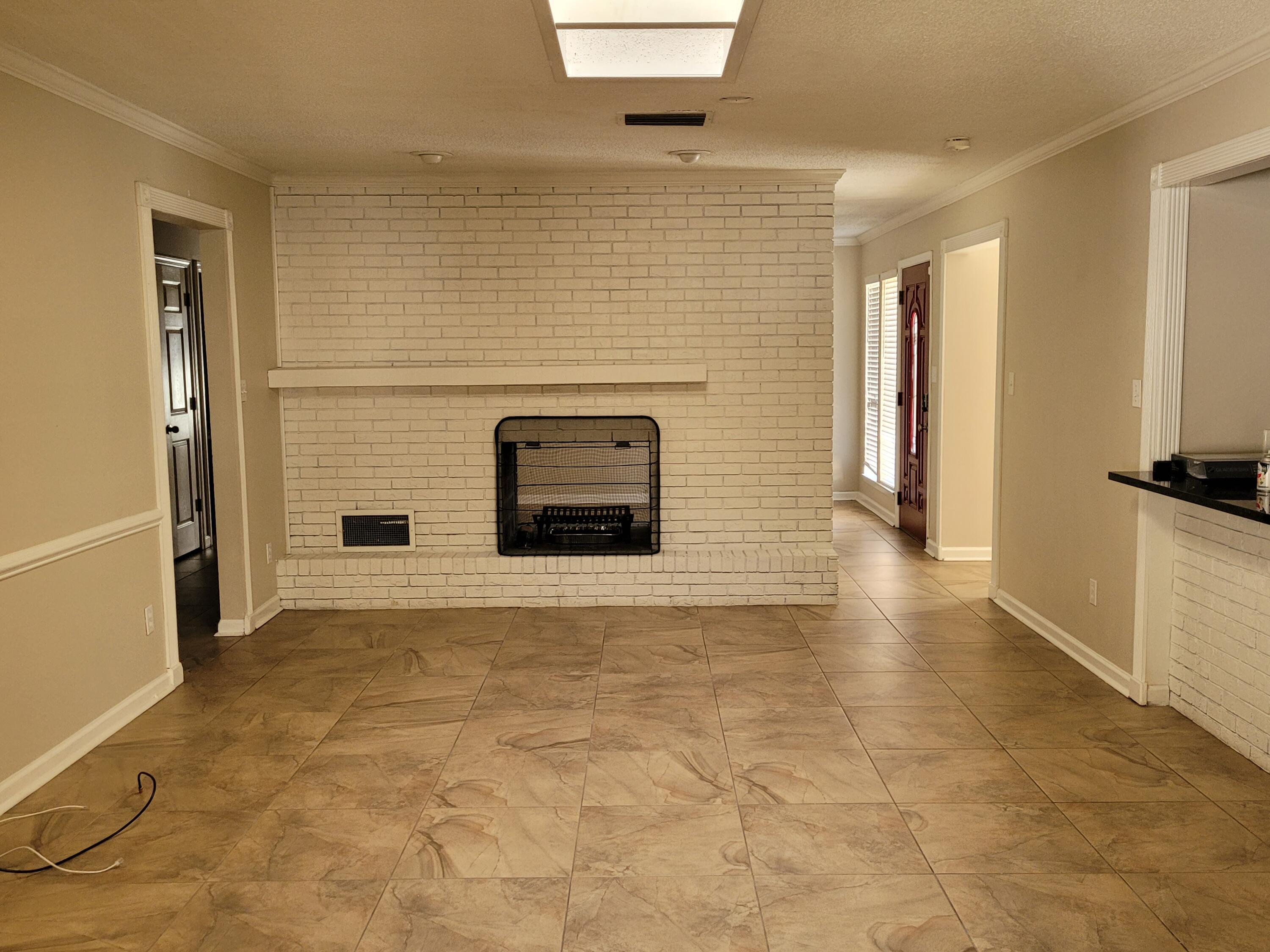 MARY ESTHER MANOR - Residential