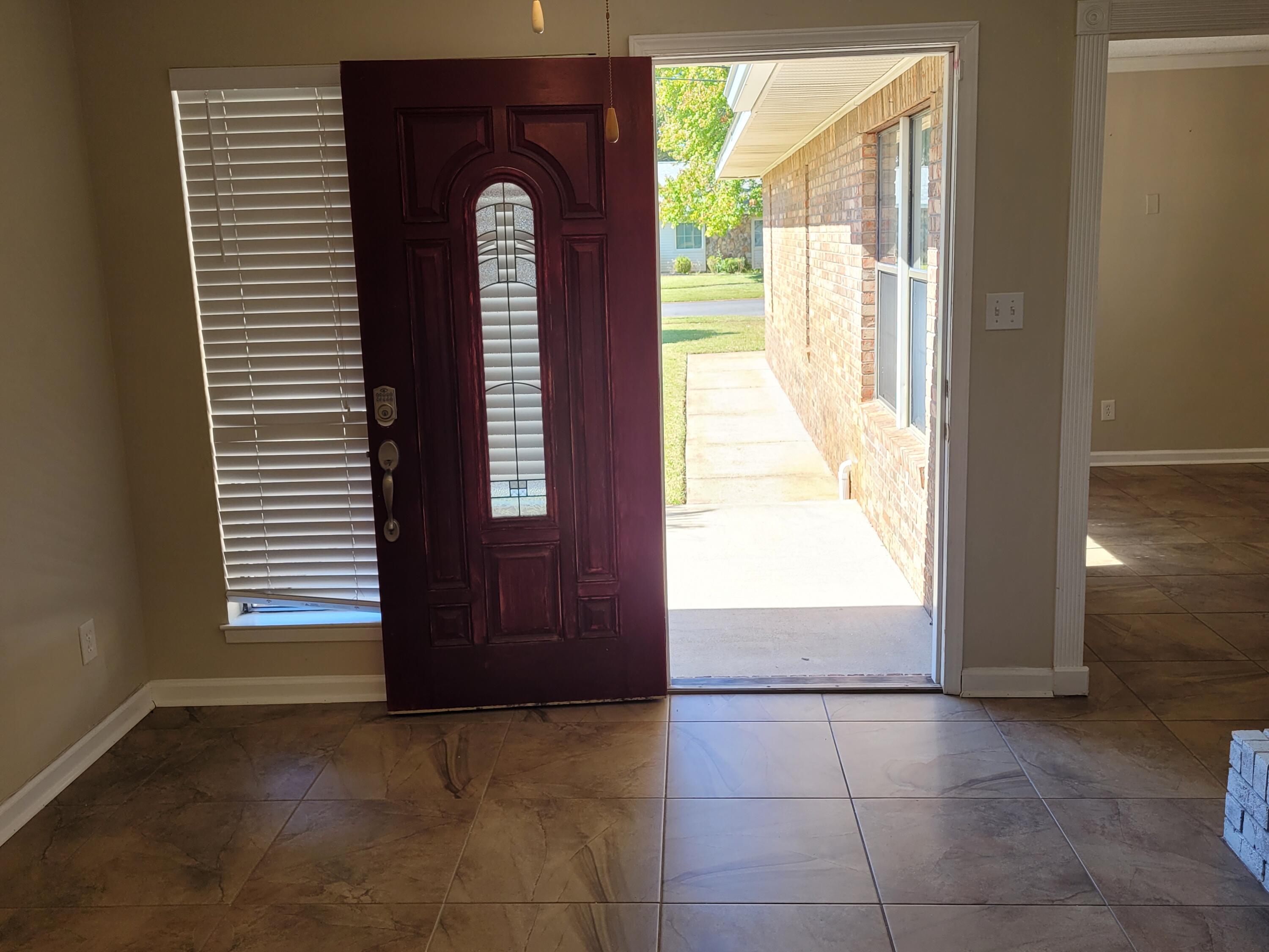 MARY ESTHER MANOR - Residential