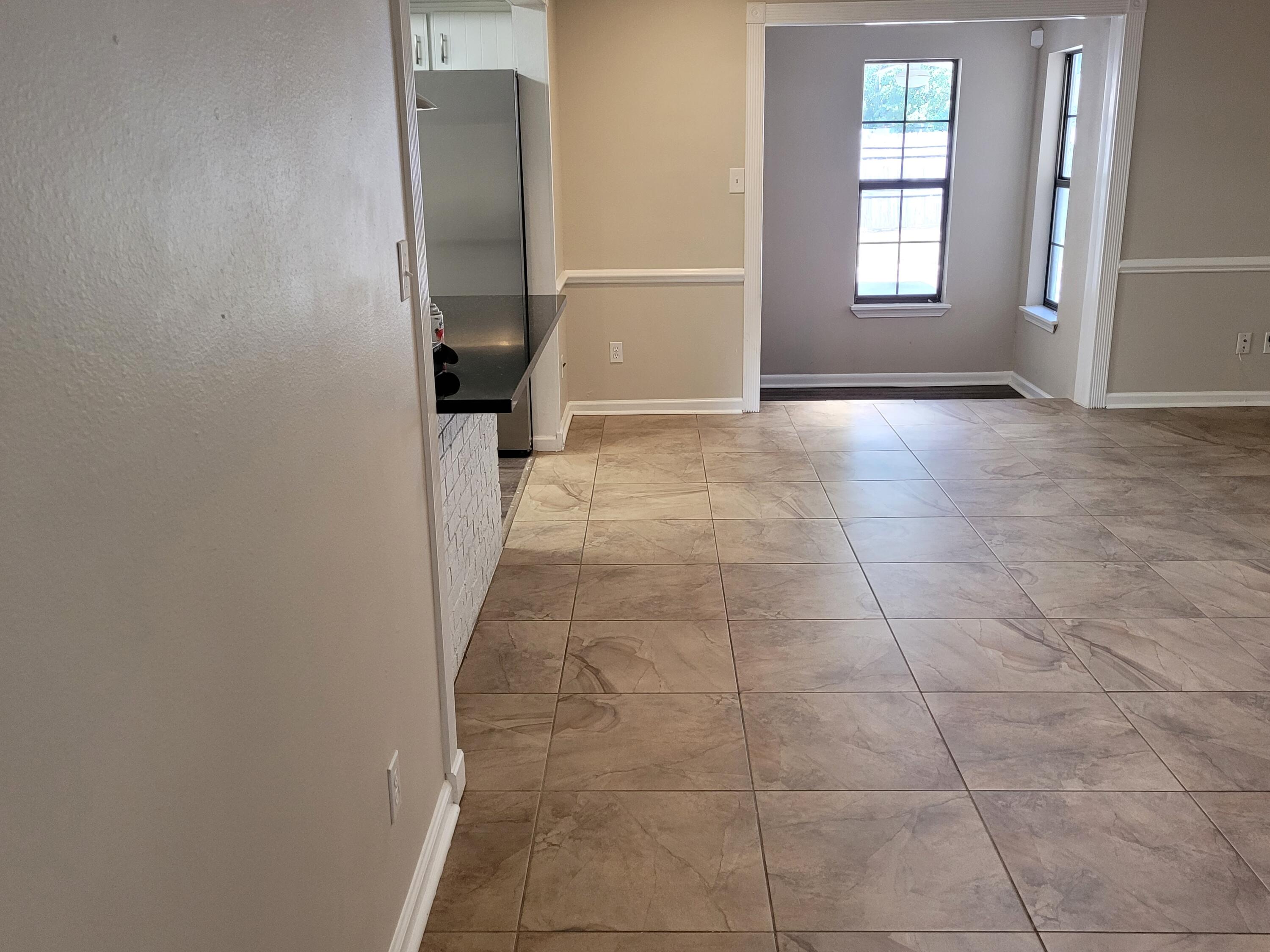 MARY ESTHER MANOR - Residential