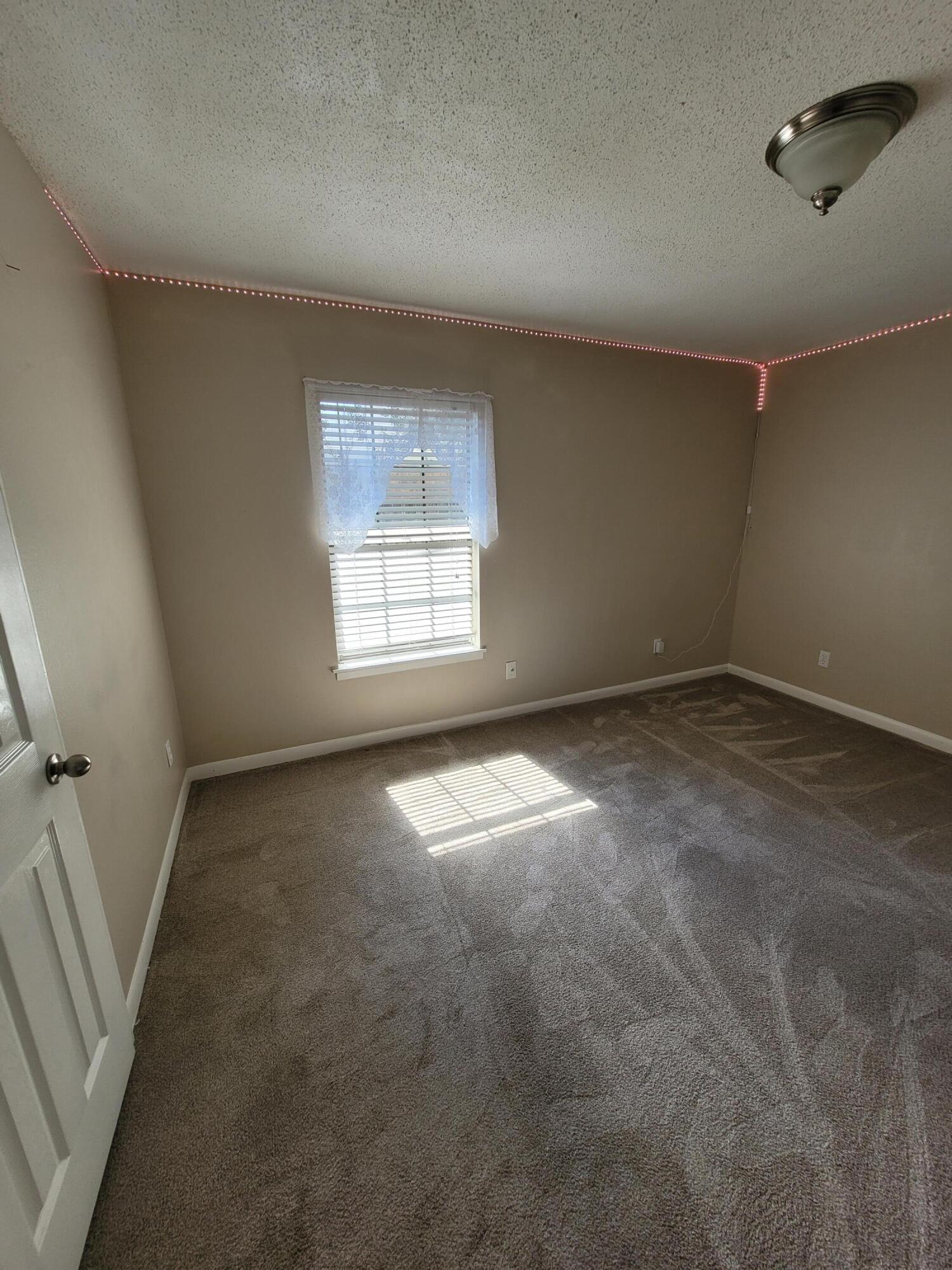 MARY ESTHER MANOR - Residential