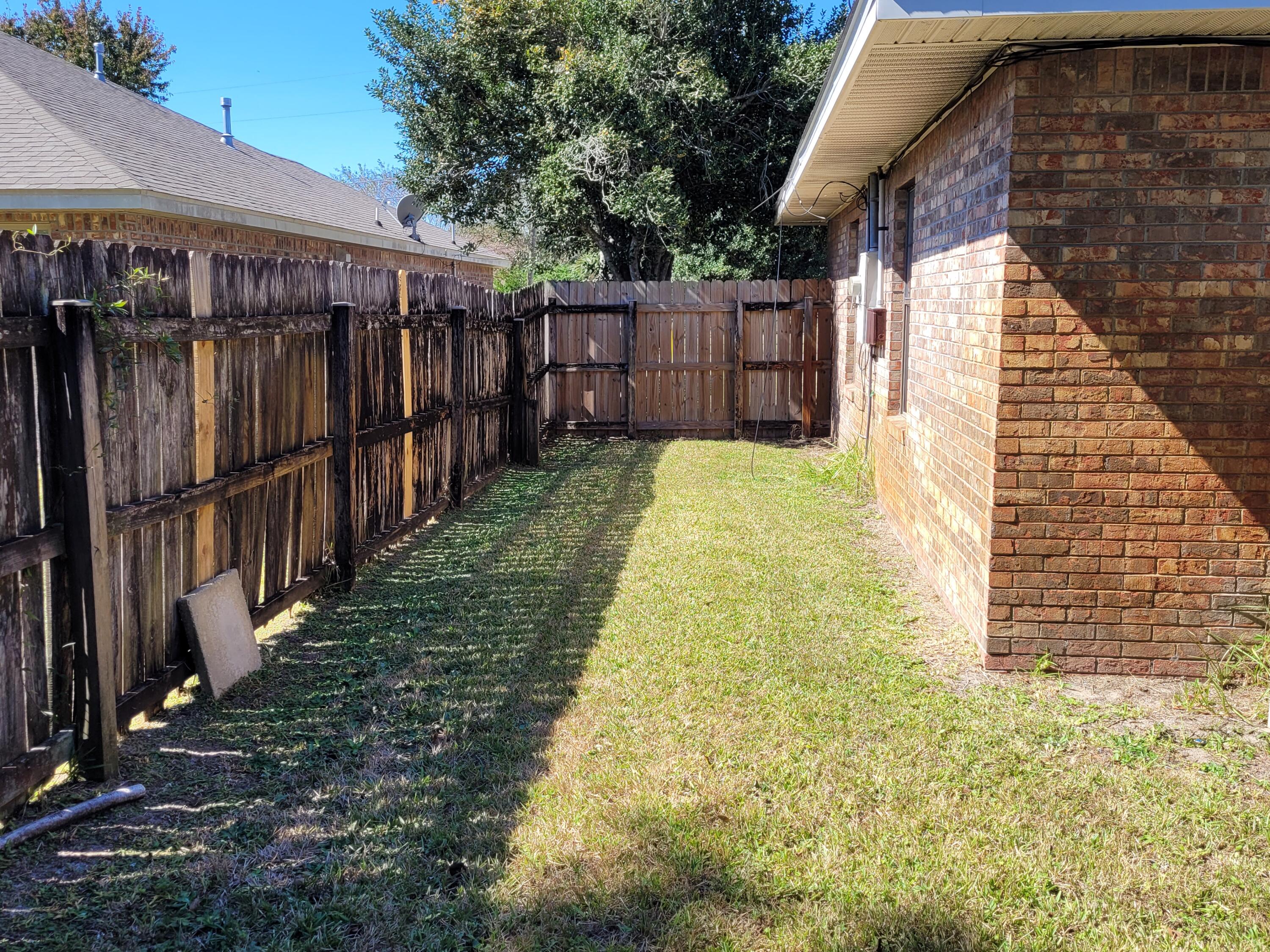 MARY ESTHER MANOR - Residential