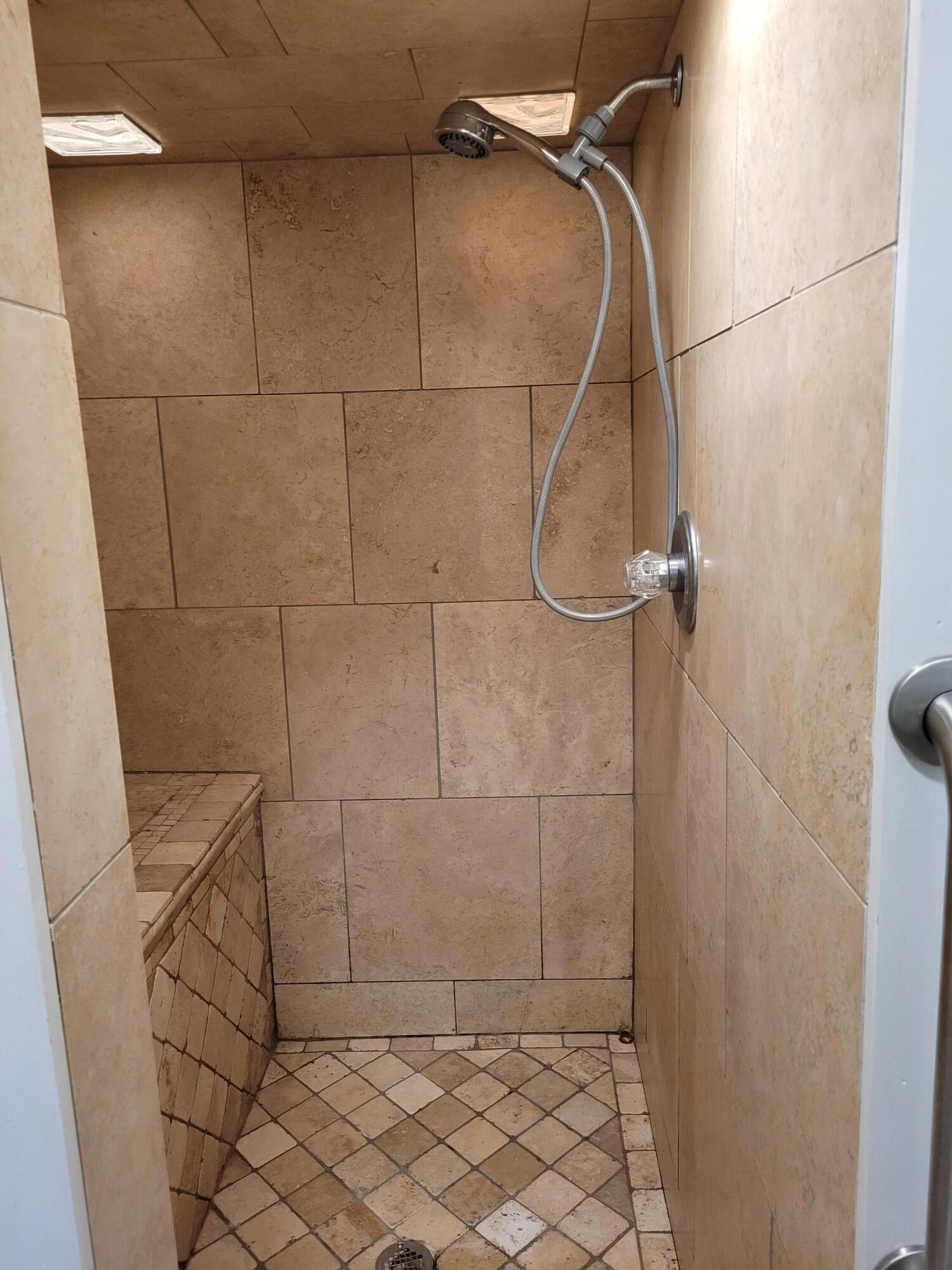 MARY ESTHER MANOR - Residential