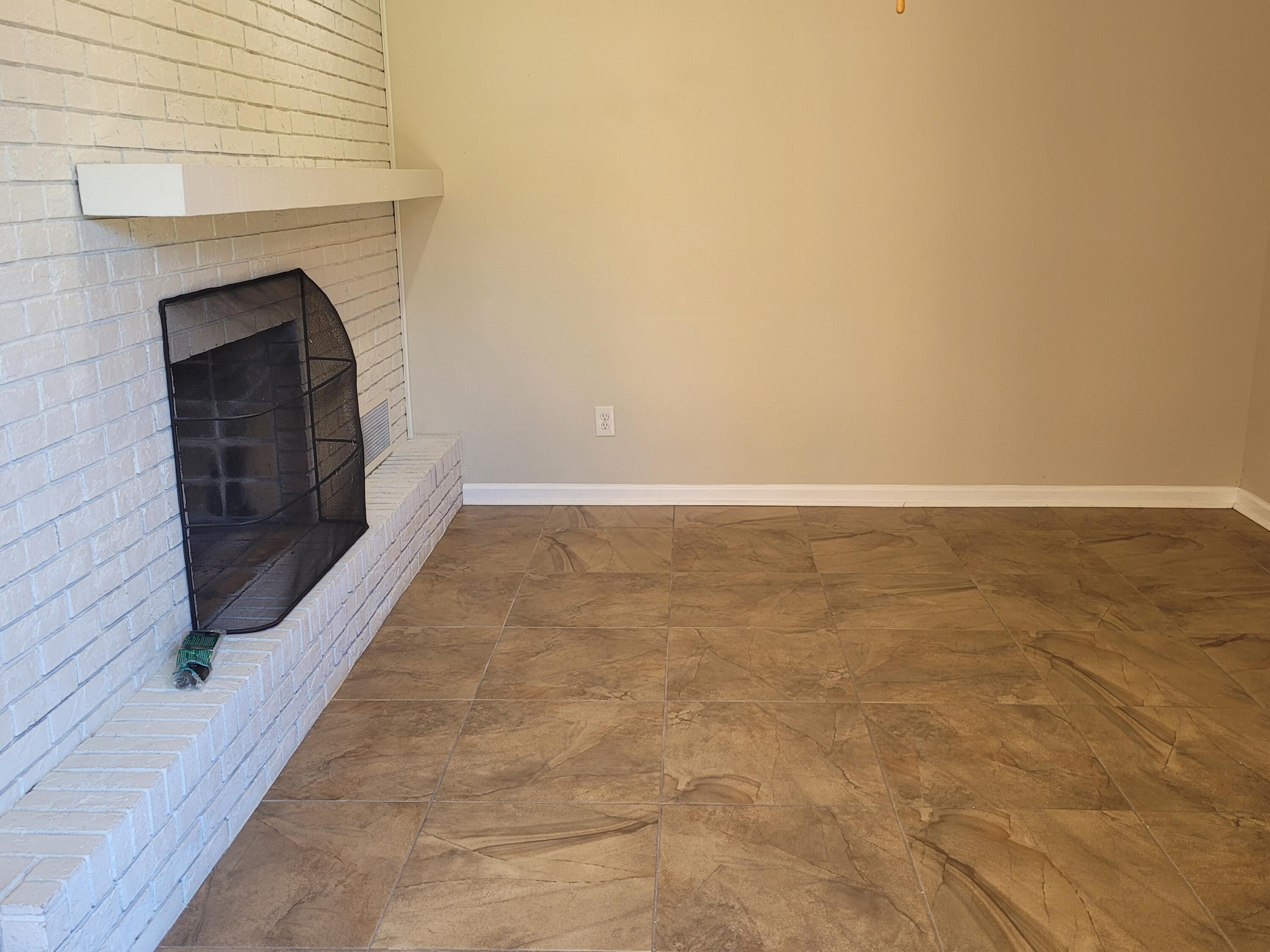 MARY ESTHER MANOR - Residential