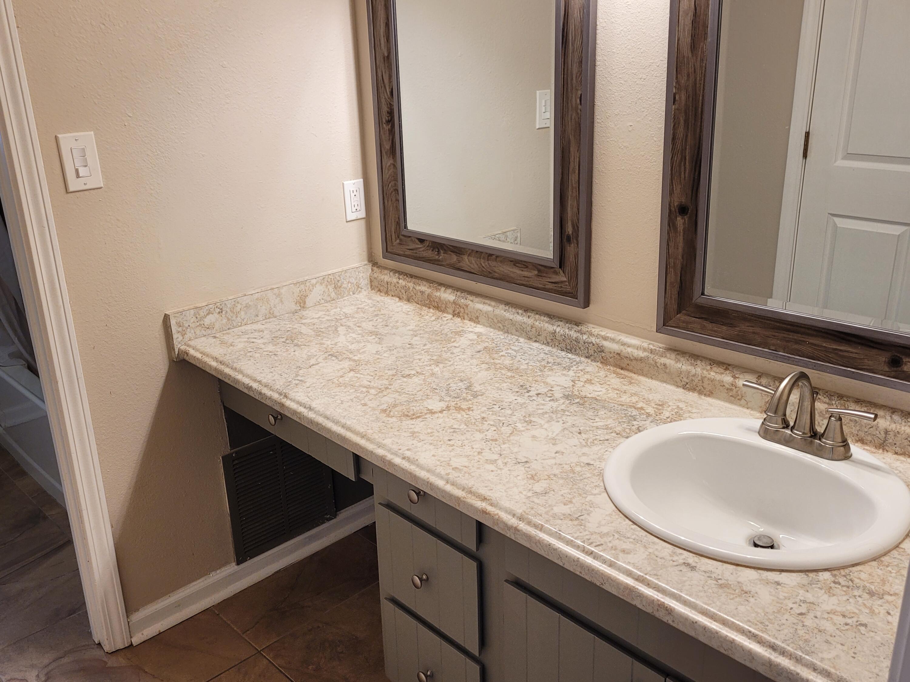 MARY ESTHER MANOR - Residential