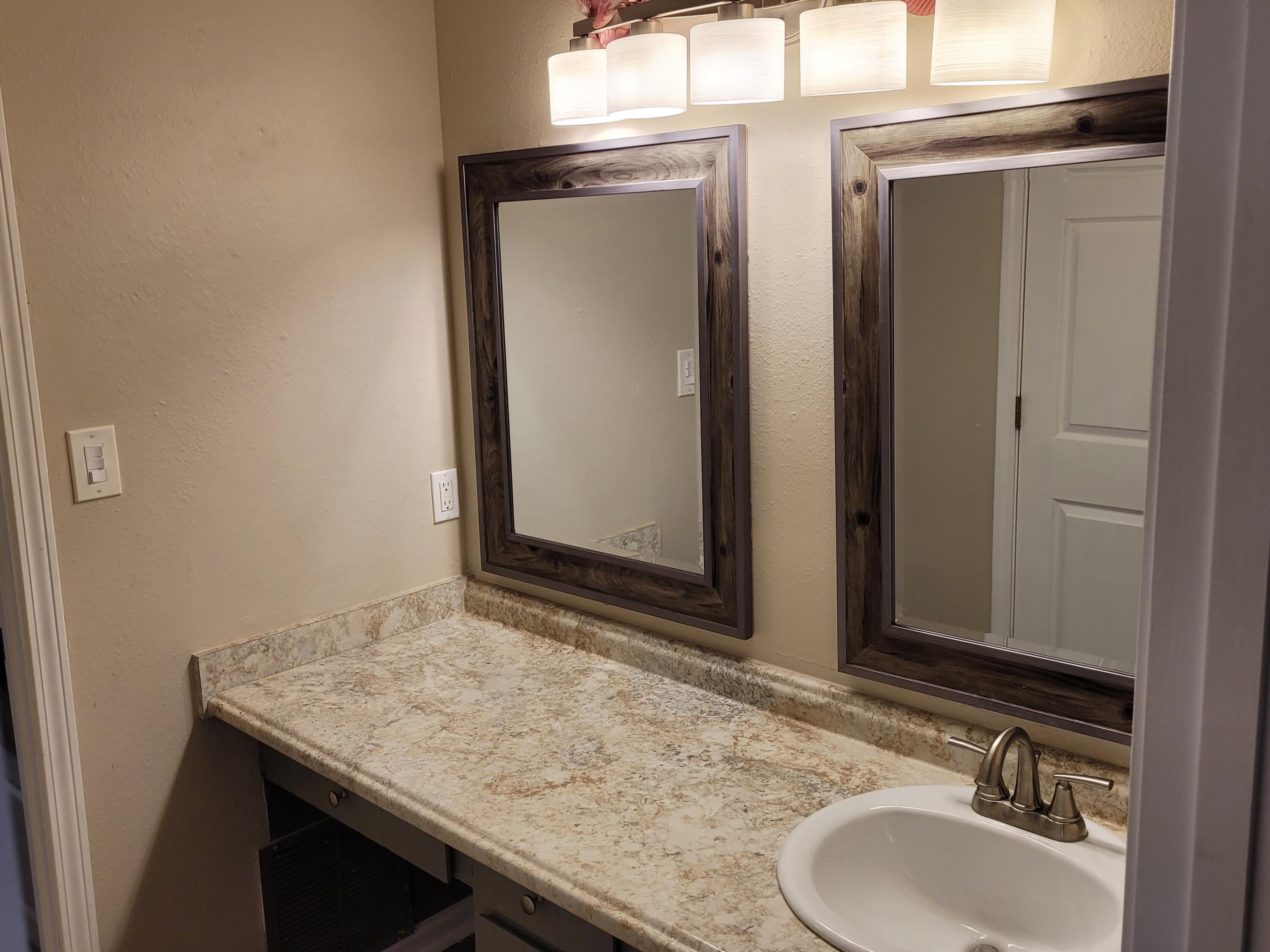 MARY ESTHER MANOR - Residential