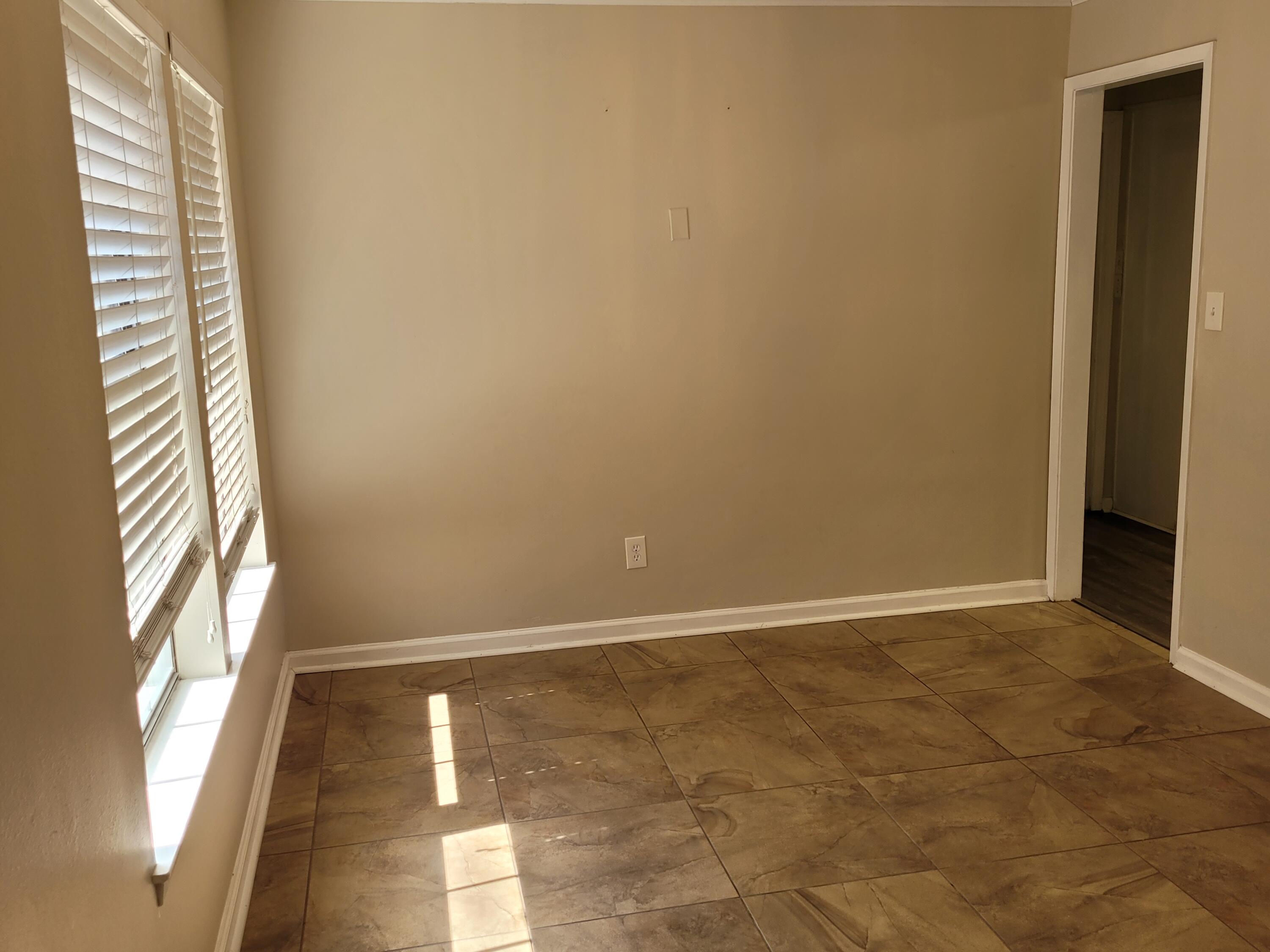 MARY ESTHER MANOR - Residential