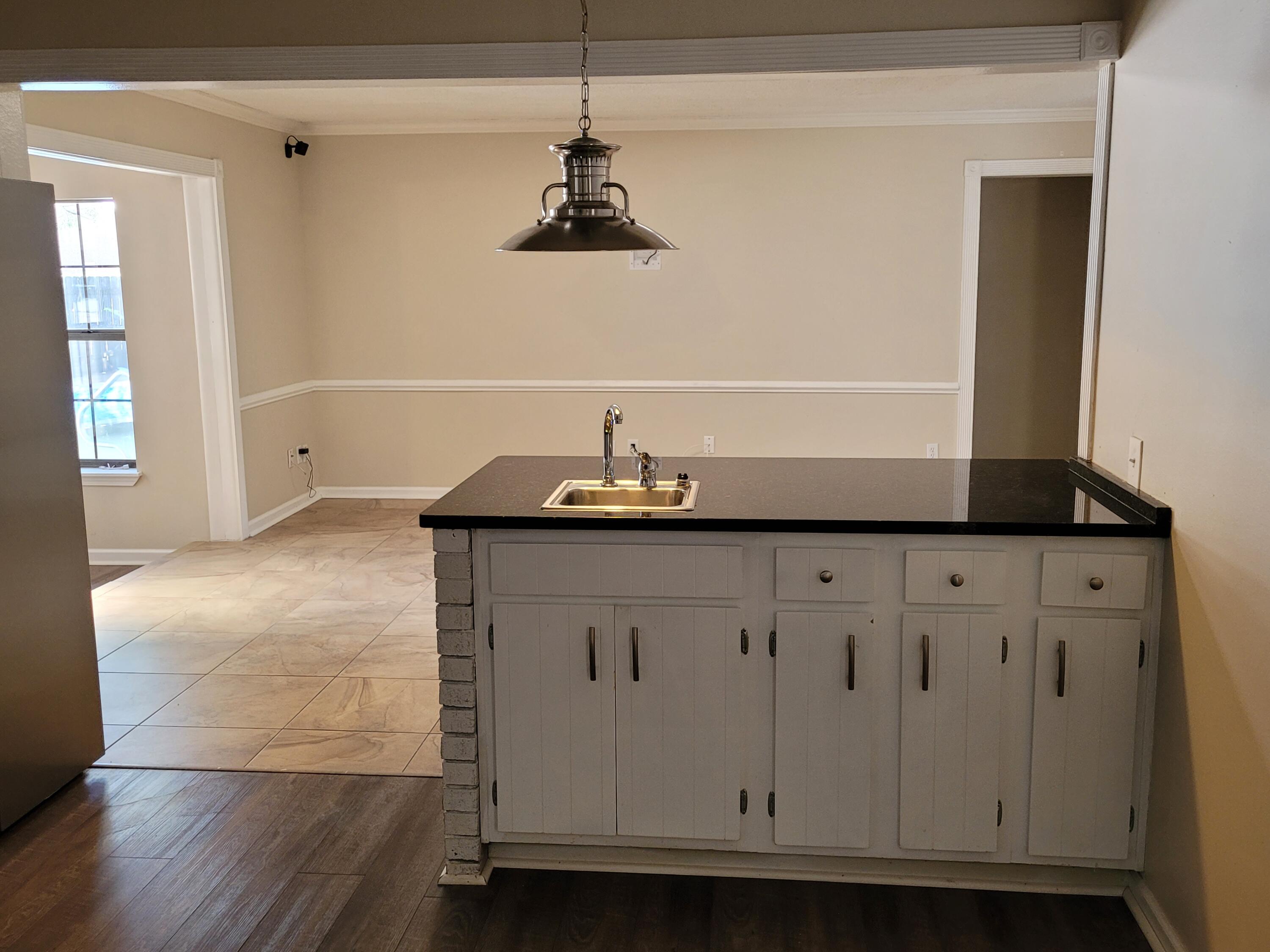 MARY ESTHER MANOR - Residential