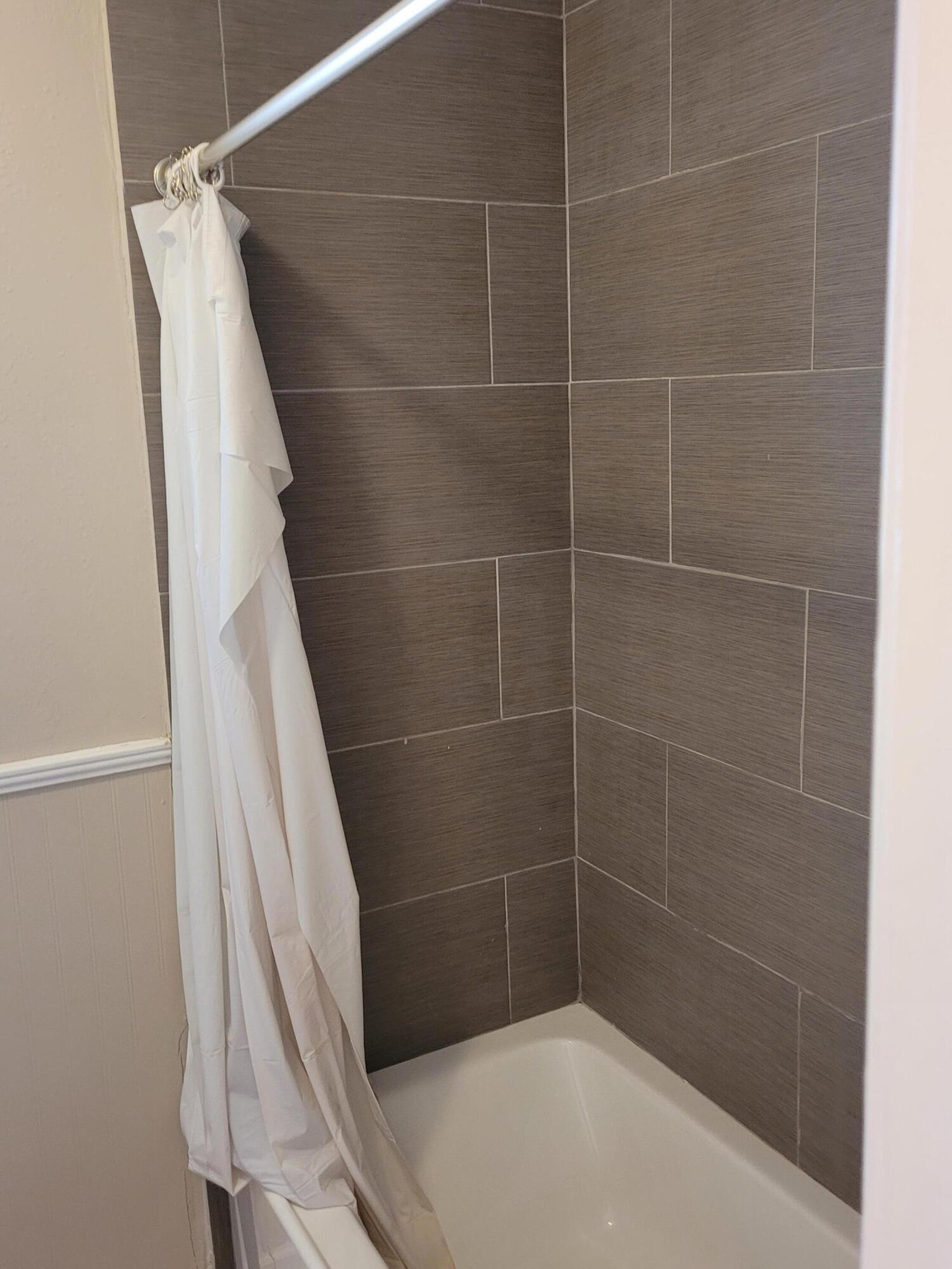 MARY ESTHER MANOR - Residential