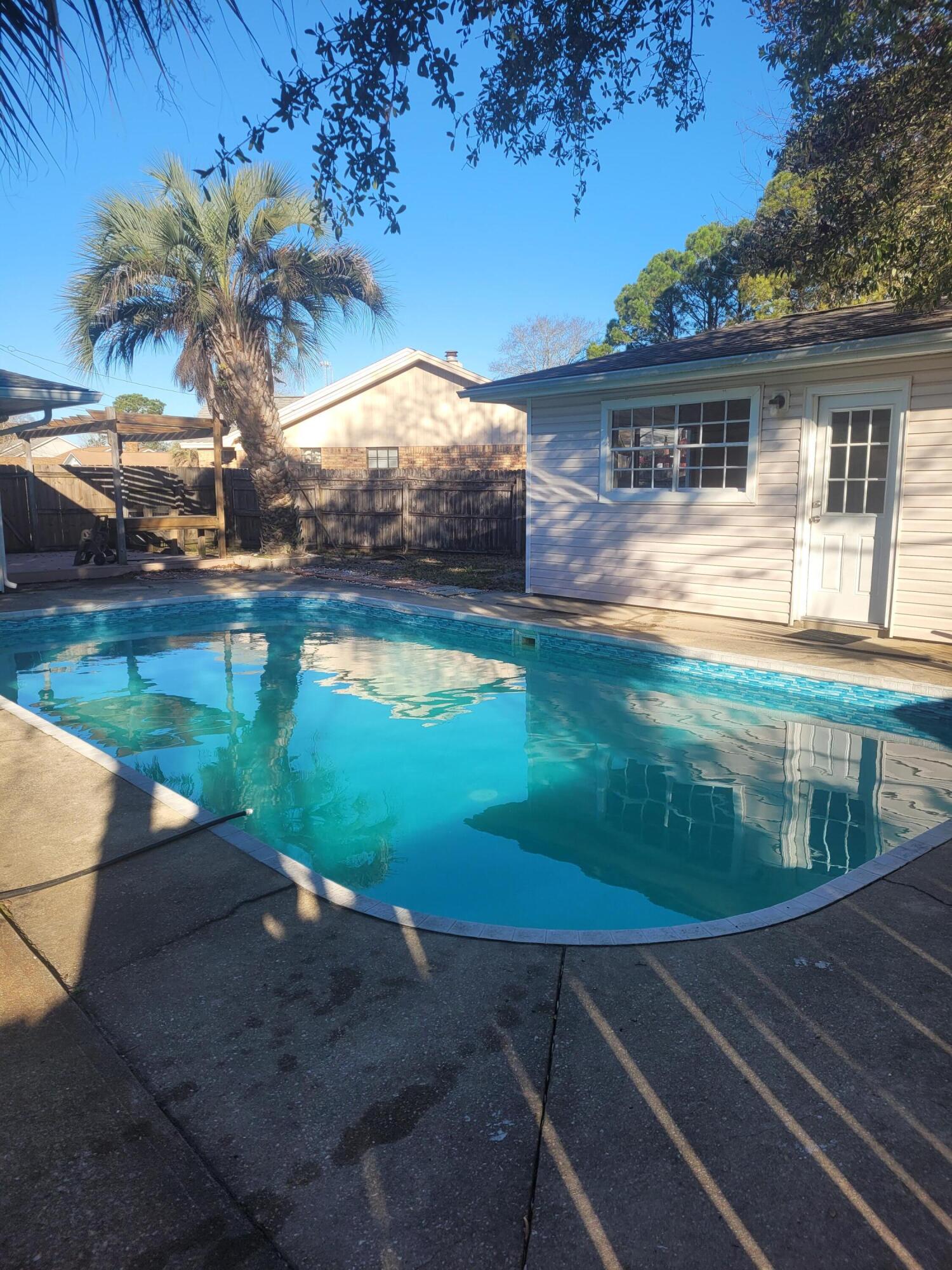 MARY ESTHER MANOR - Residential