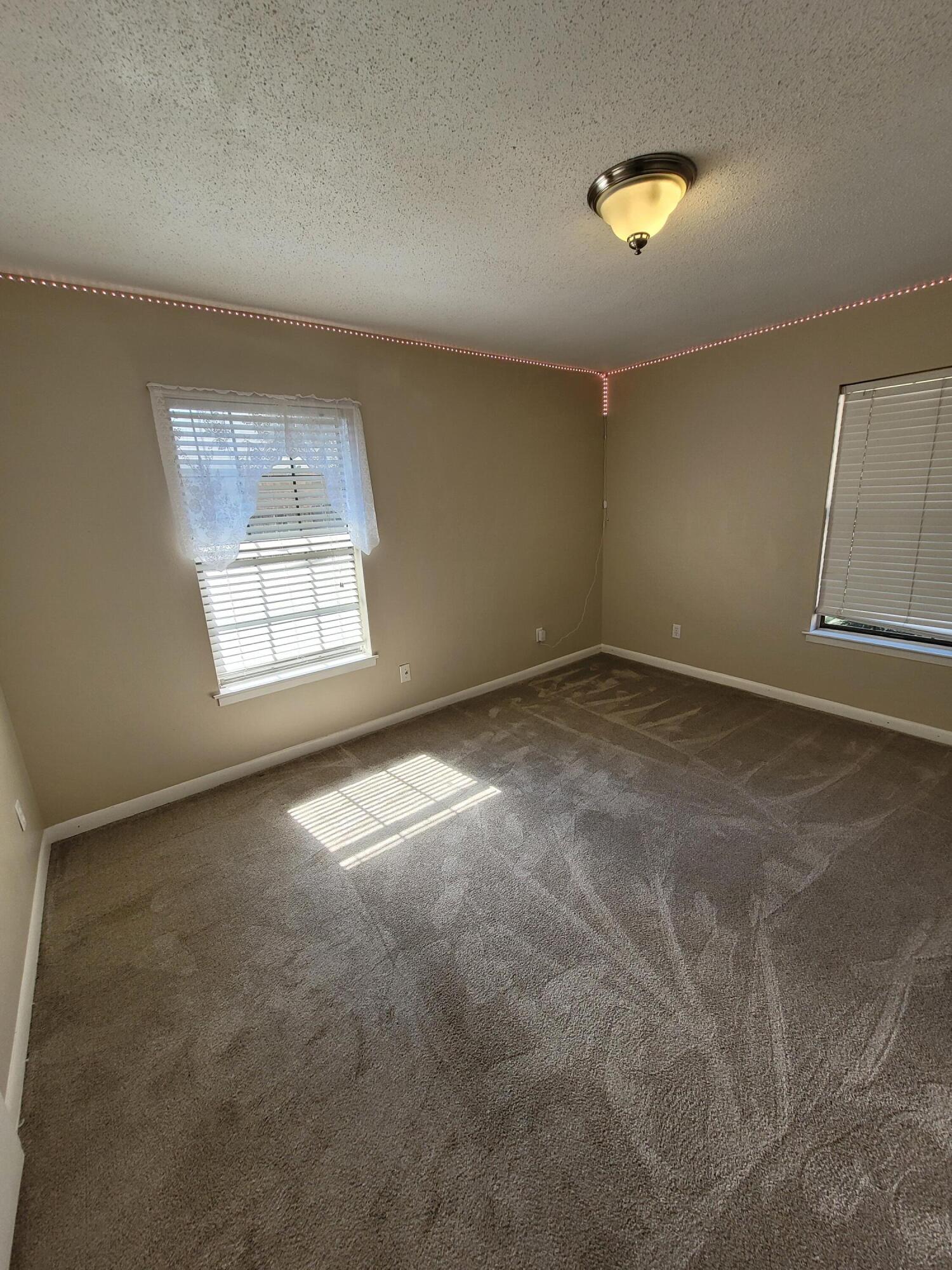 MARY ESTHER MANOR - Residential