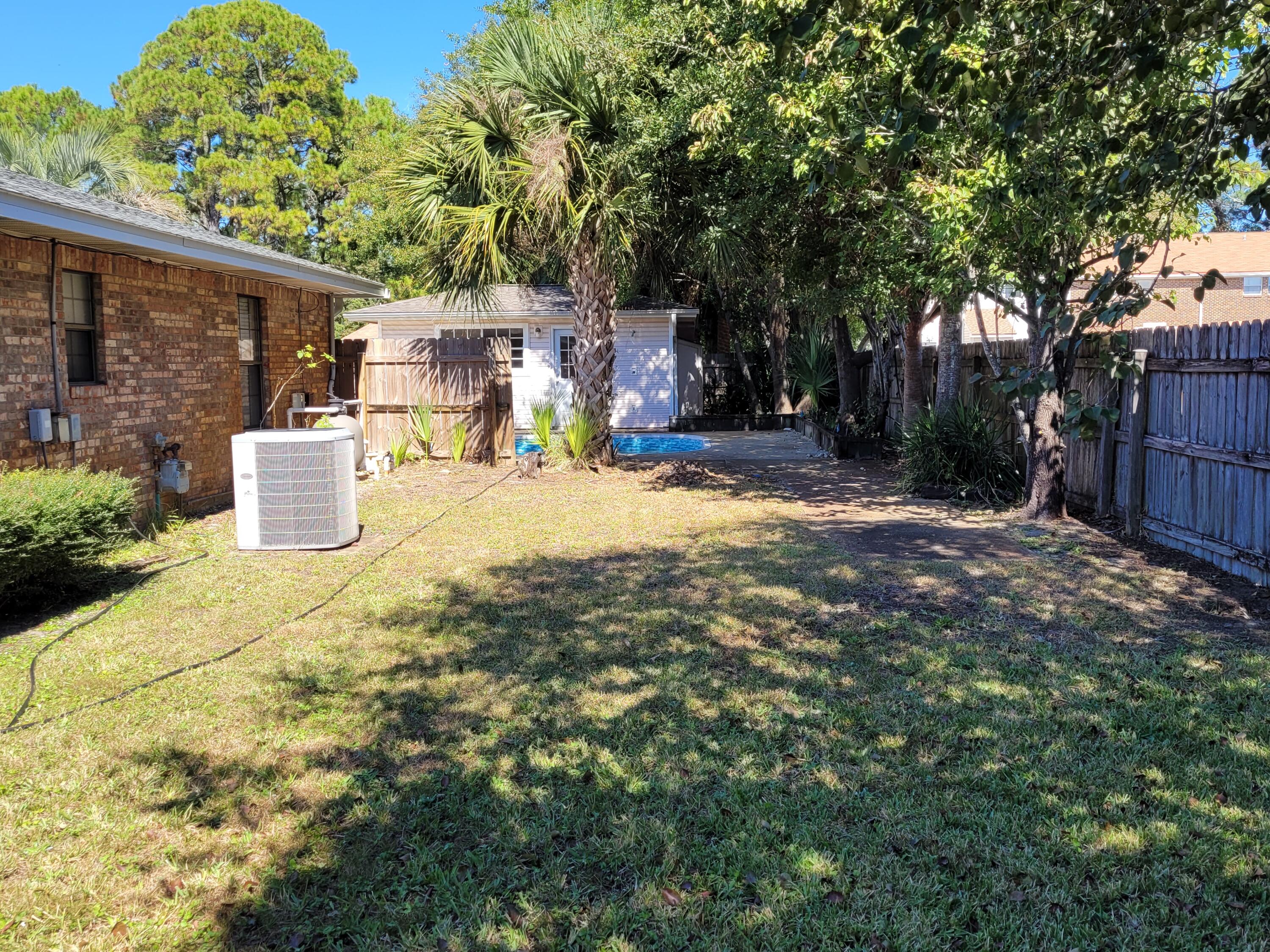 MARY ESTHER MANOR - Residential