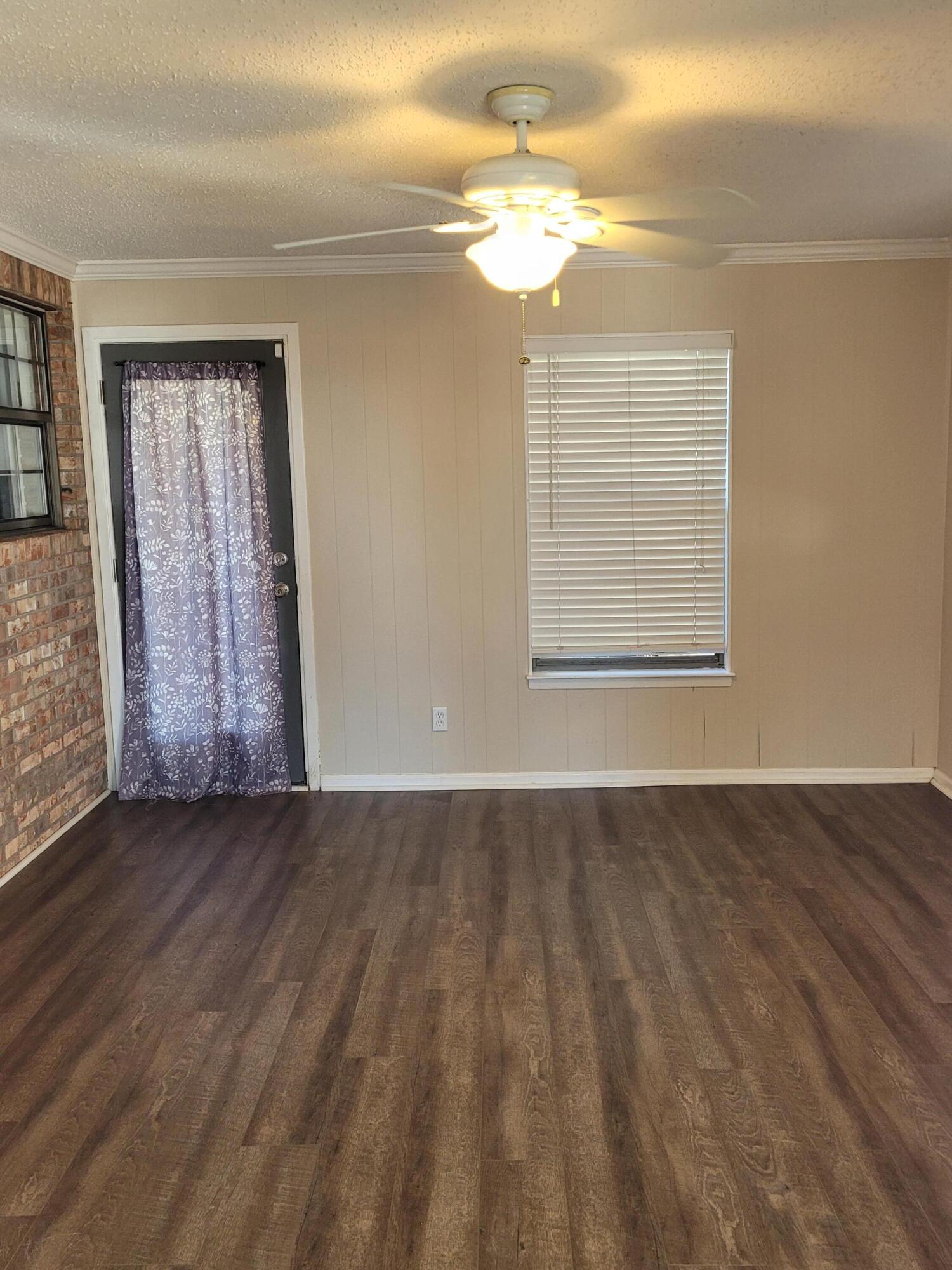 MARY ESTHER MANOR - Residential