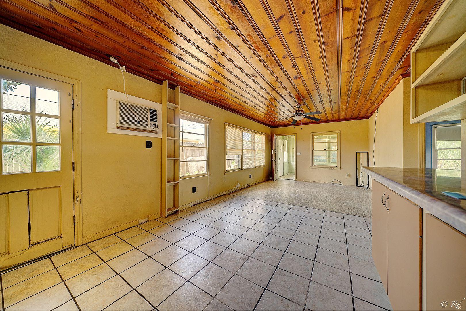 RIVIERA BEACH - Residential