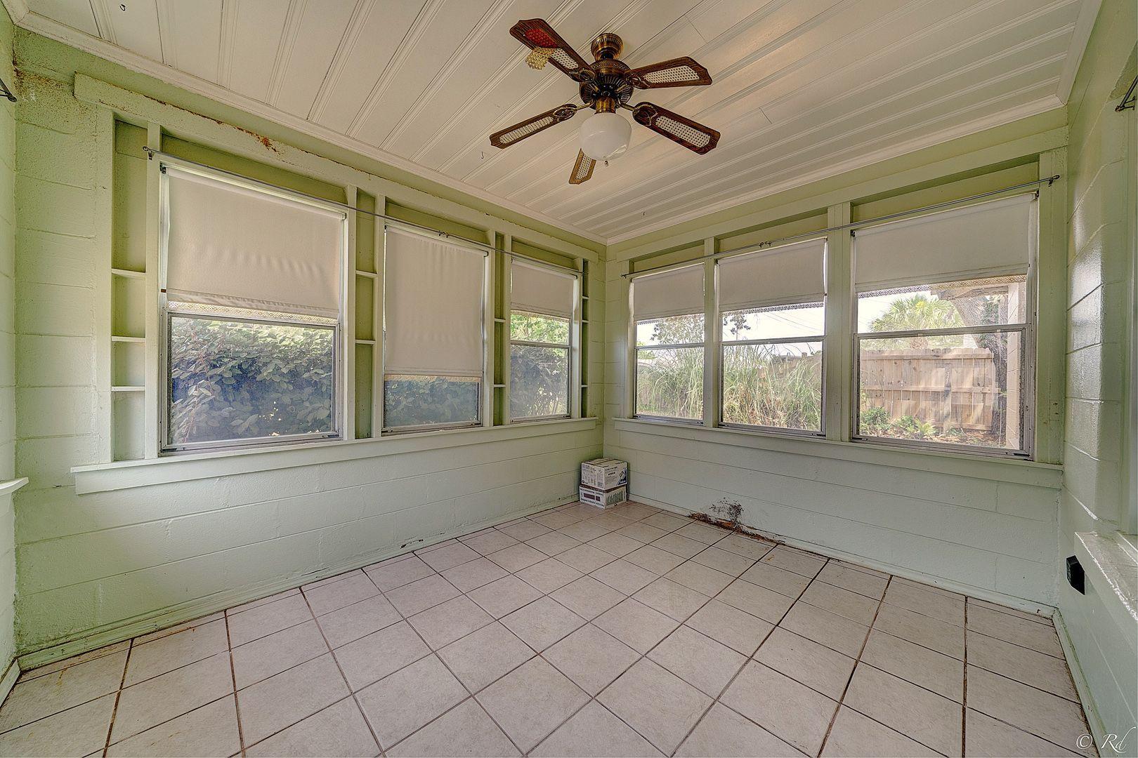 RIVIERA BEACH - Residential