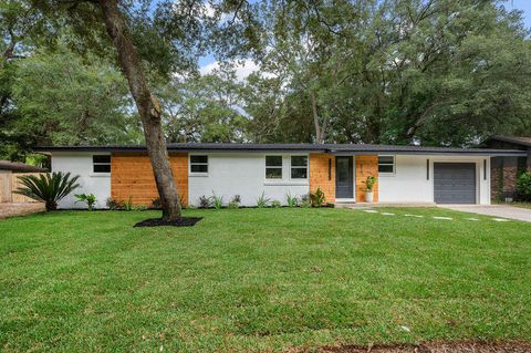 A home in Niceville