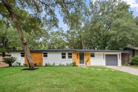 A home in Niceville