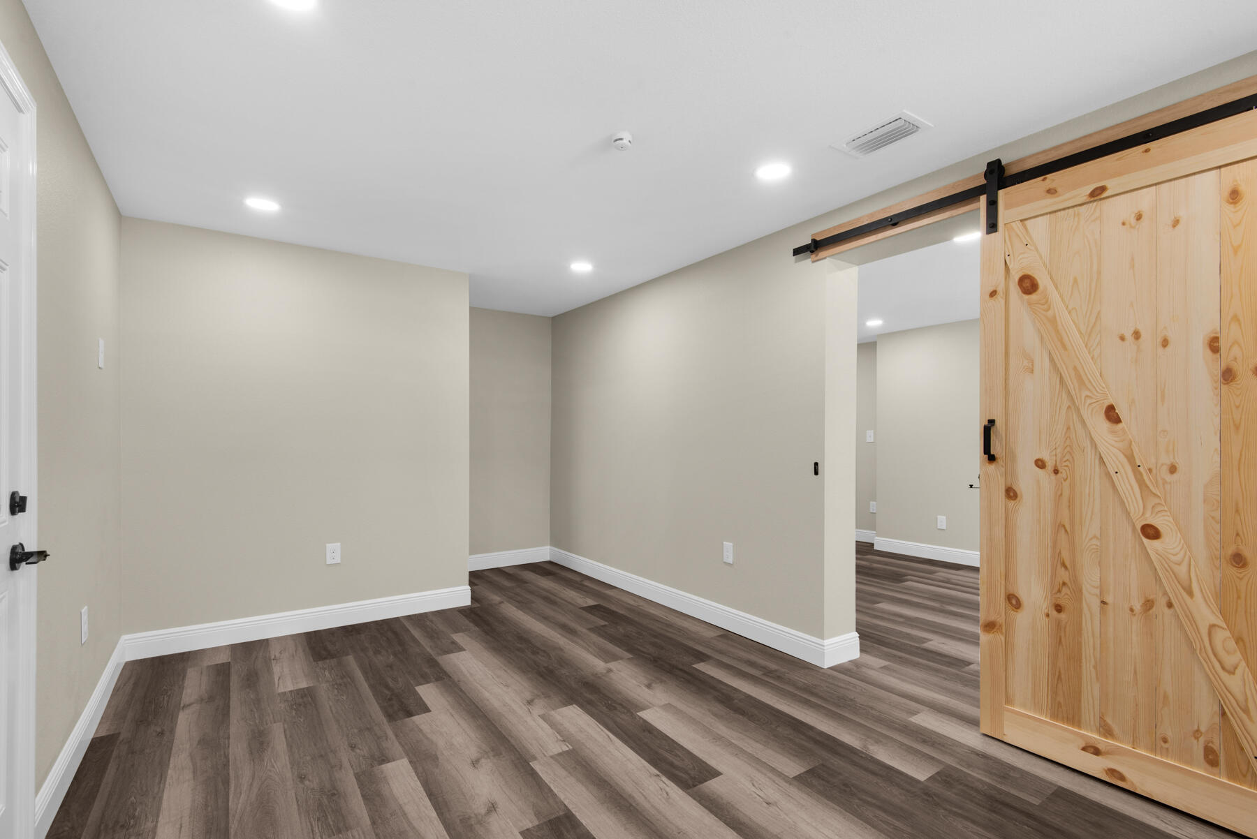 ELLIOTTS POINT - Residential
