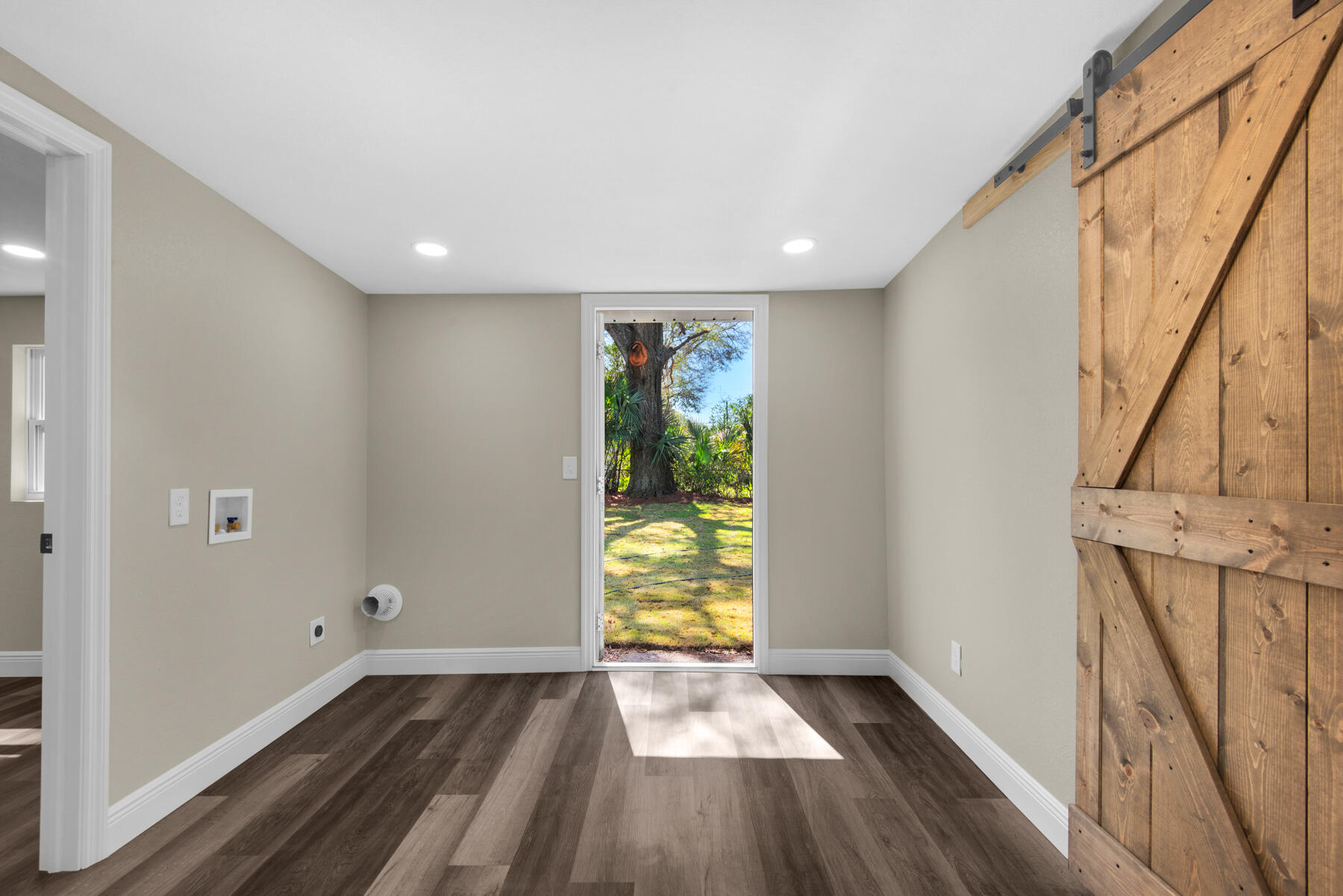 ELLIOTTS POINT - Residential