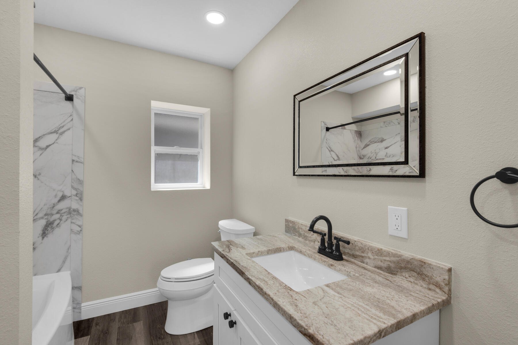 ELLIOTTS POINT - Residential