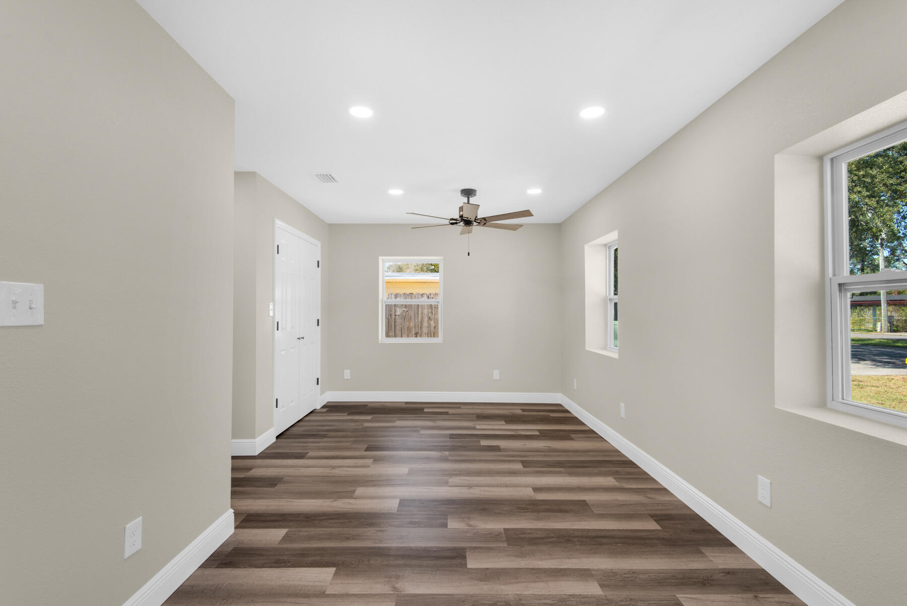 ELLIOTTS POINT - Residential