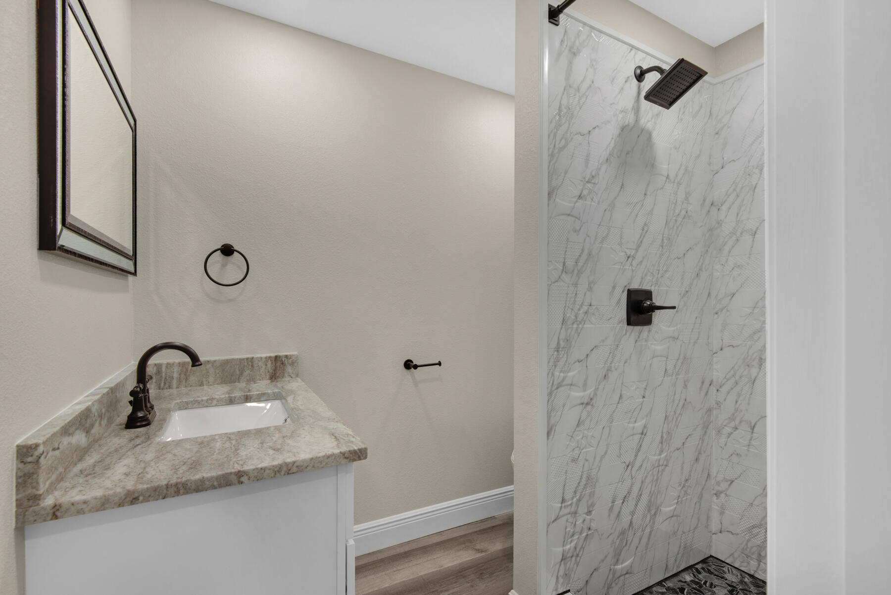 ELLIOTTS POINT - Residential