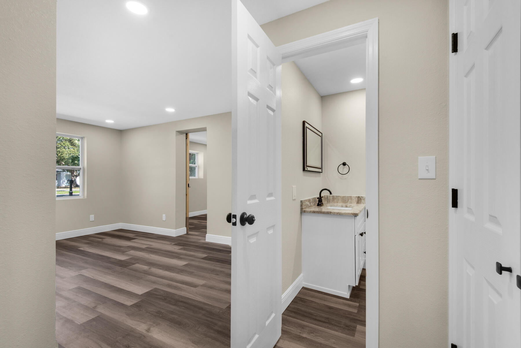 ELLIOTTS POINT - Residential