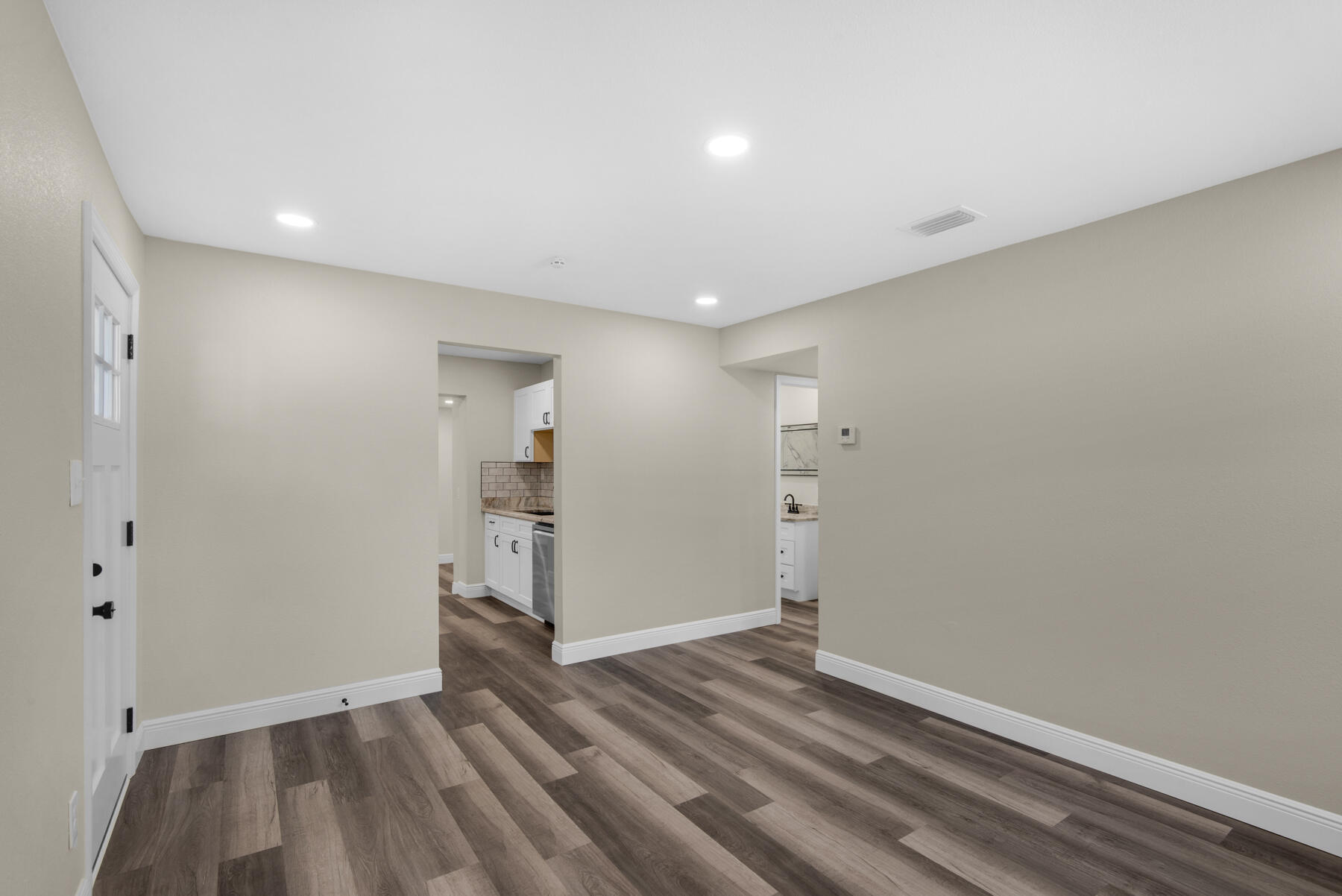 ELLIOTTS POINT - Residential