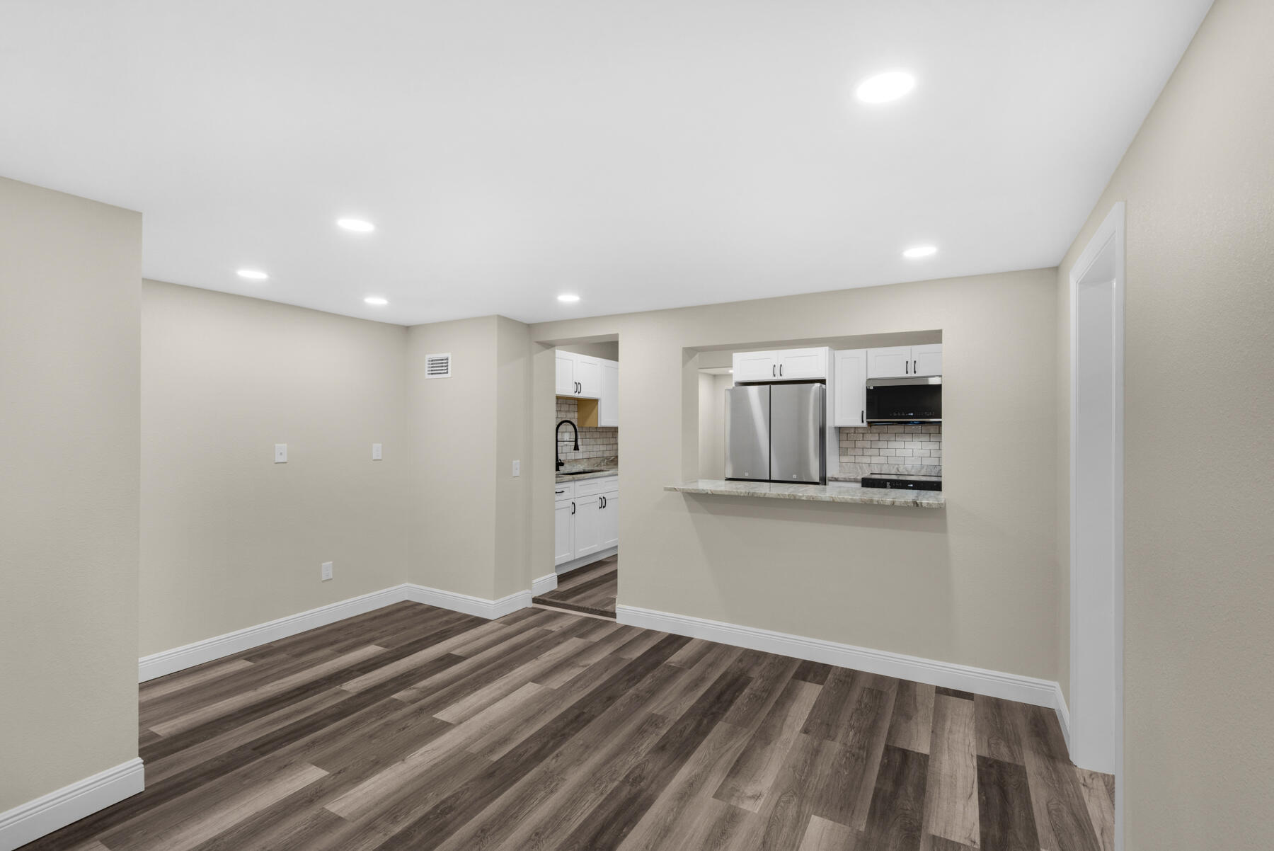 ELLIOTTS POINT - Residential