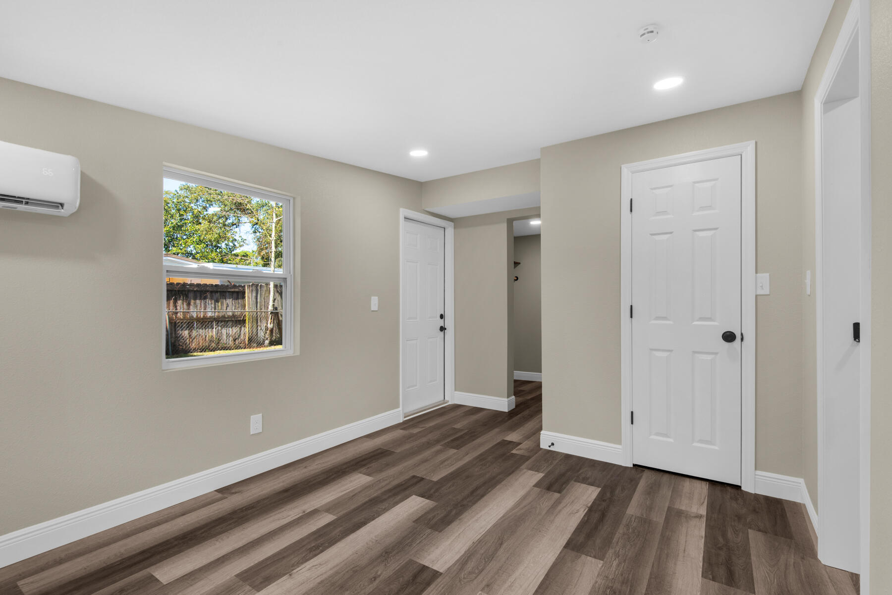 ELLIOTTS POINT - Residential