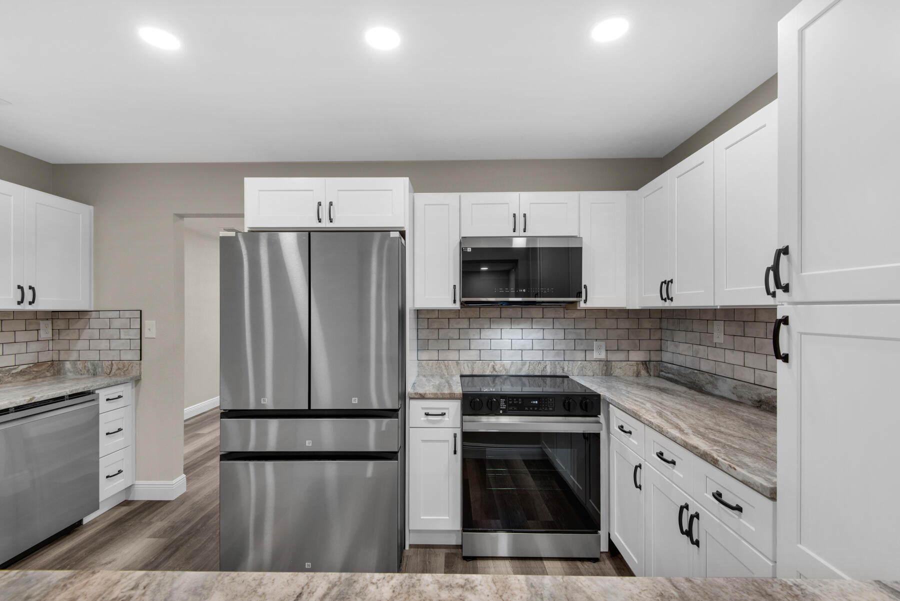 ELLIOTTS POINT - Residential