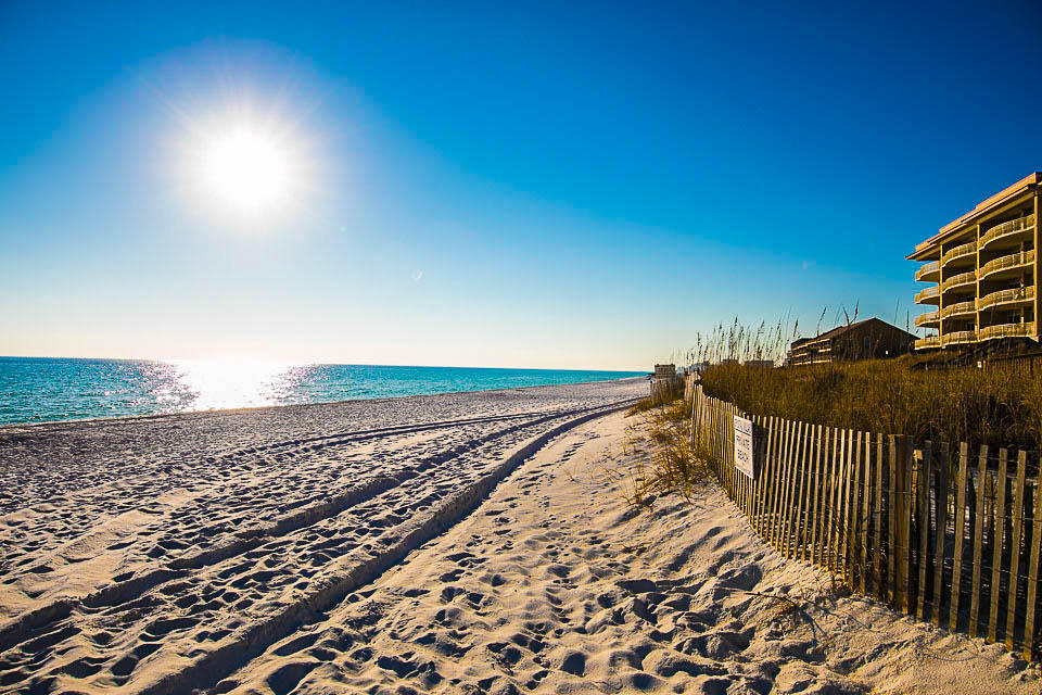 CRYSTAL VILLAS CONDO PH 2 - Residential