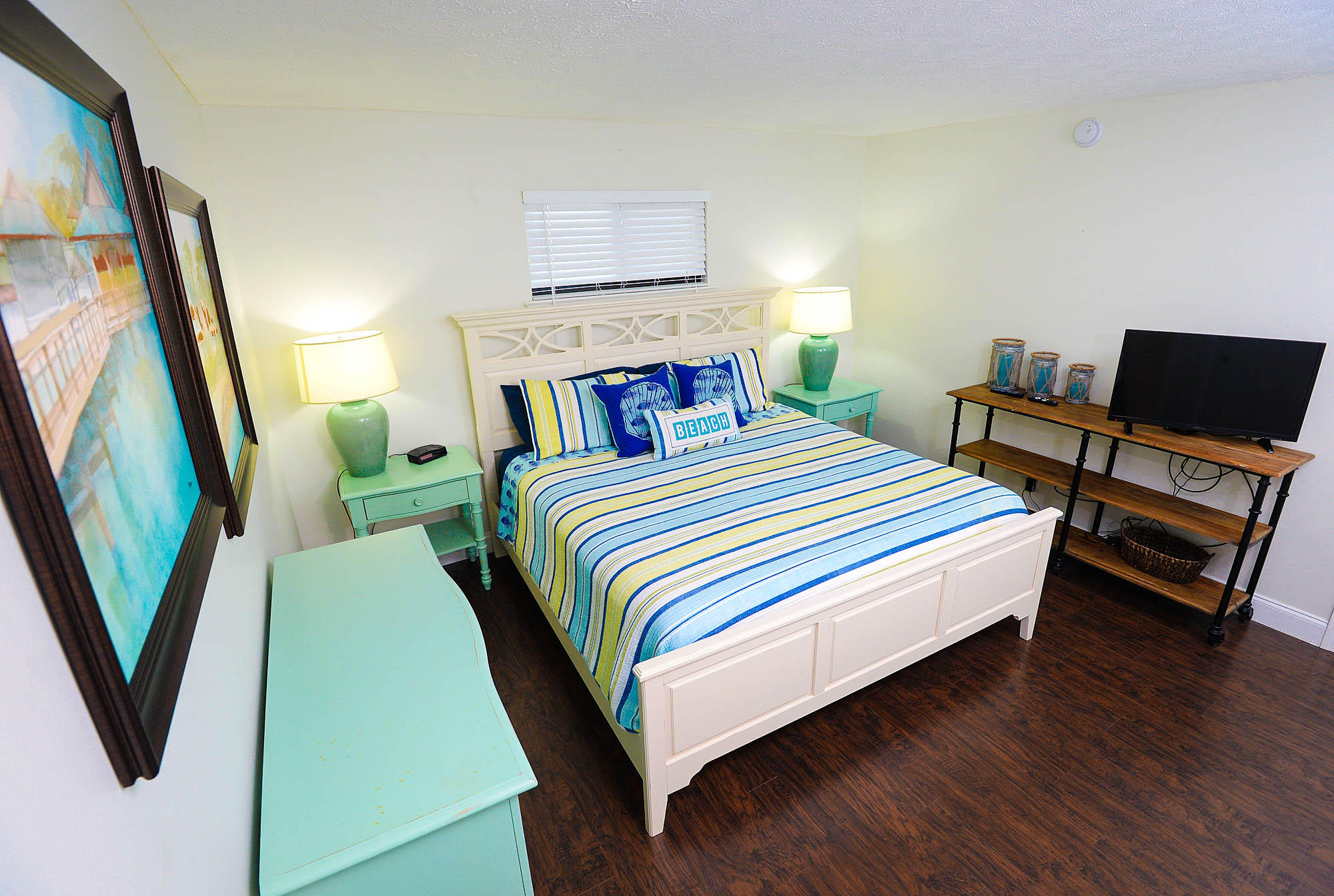 CRYSTAL VILLAS CONDO PH 2 - Residential