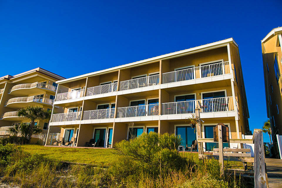 CRYSTAL VILLAS CONDO PH 2 - Residential