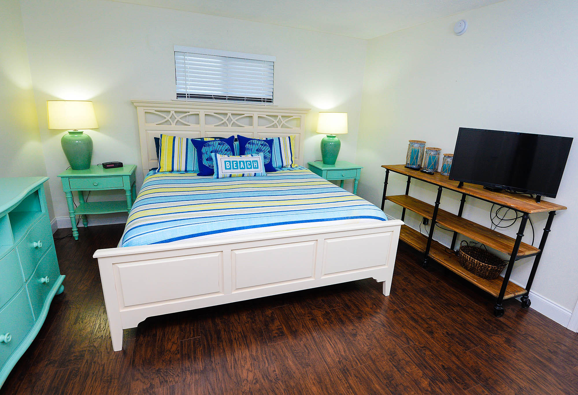 CRYSTAL VILLAS CONDO PH 2 - Residential