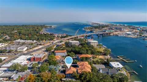 A home in Fort Walton Beach