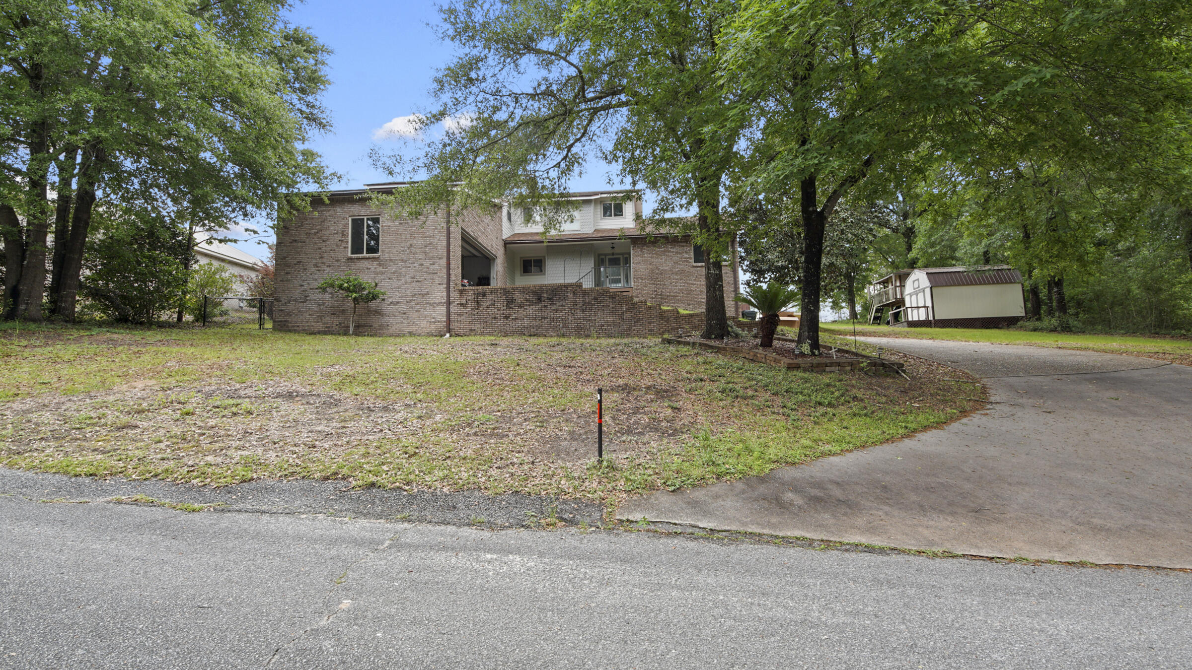 DEFUNIAK COUNTRY CLUB ESTATES - Residential