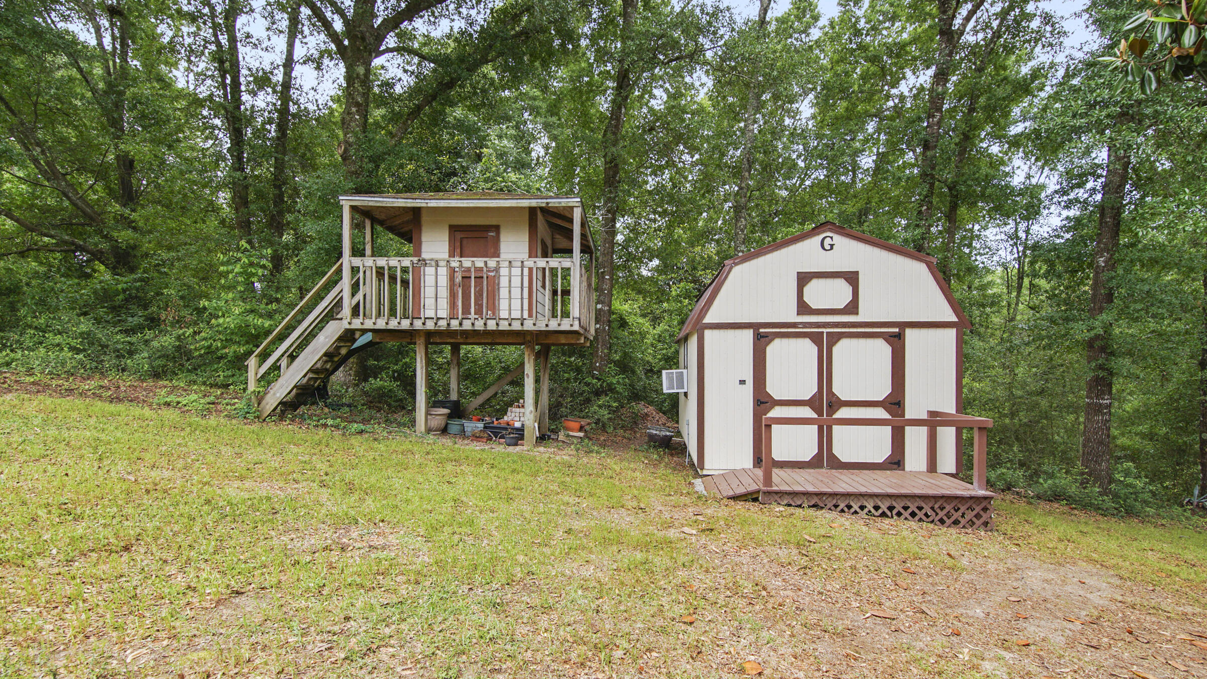 DEFUNIAK COUNTRY CLUB ESTATES - Residential