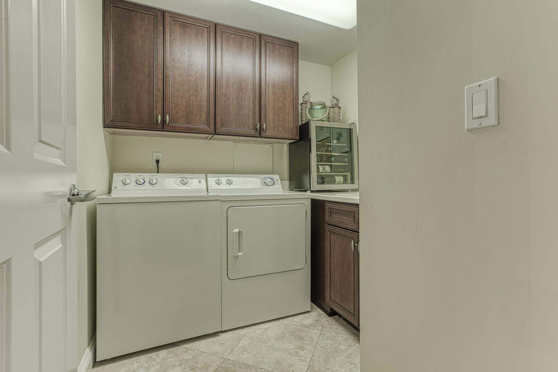 ONE BEACH CLUB DRIVE - Residential