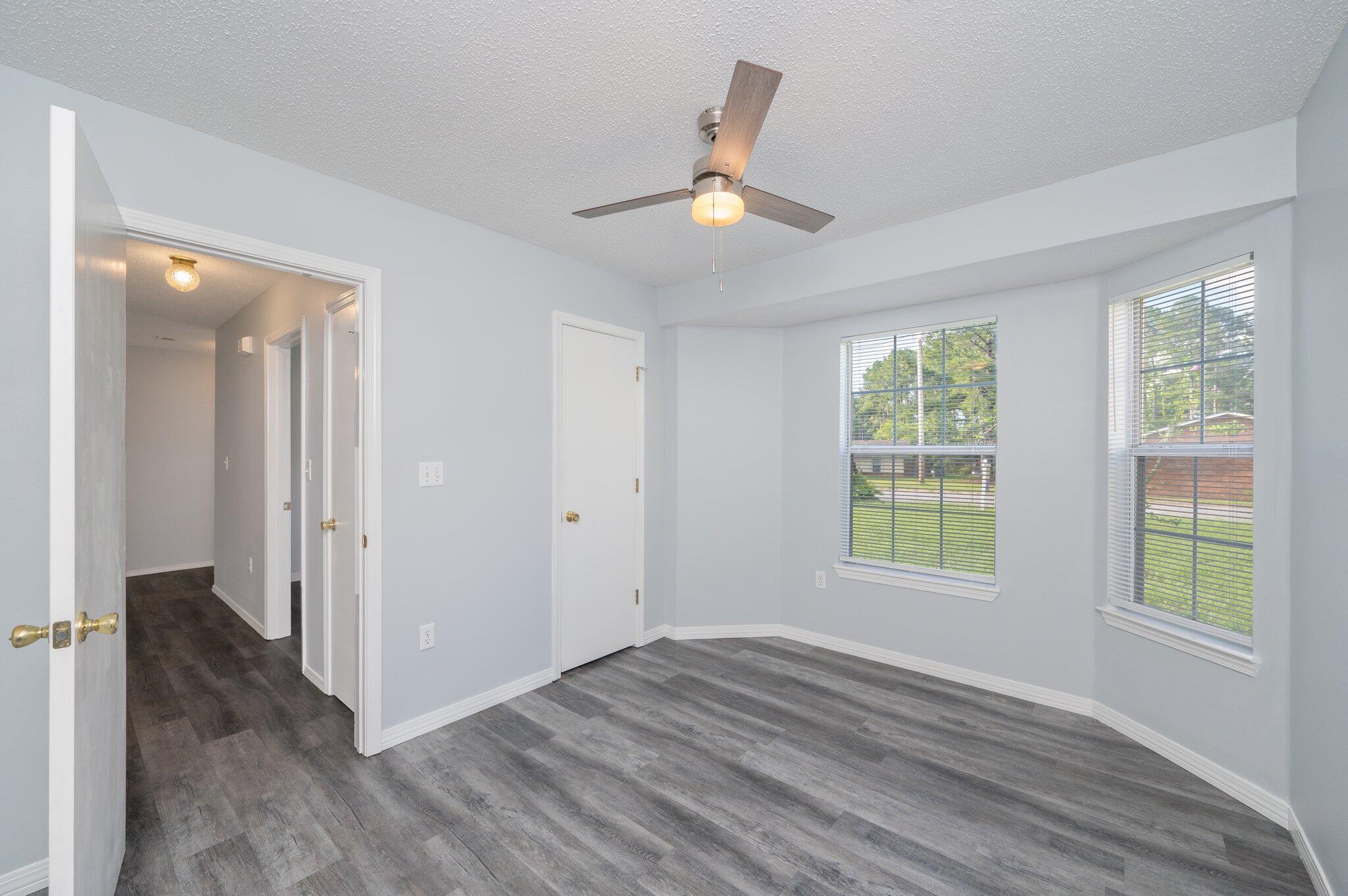 MORRIS ADDN TO CRESTVIEW - Residential