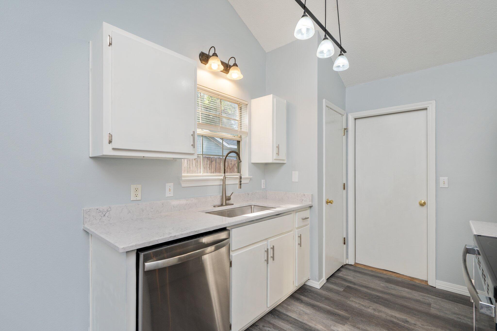 MORRIS ADDN TO CRESTVIEW - Residential