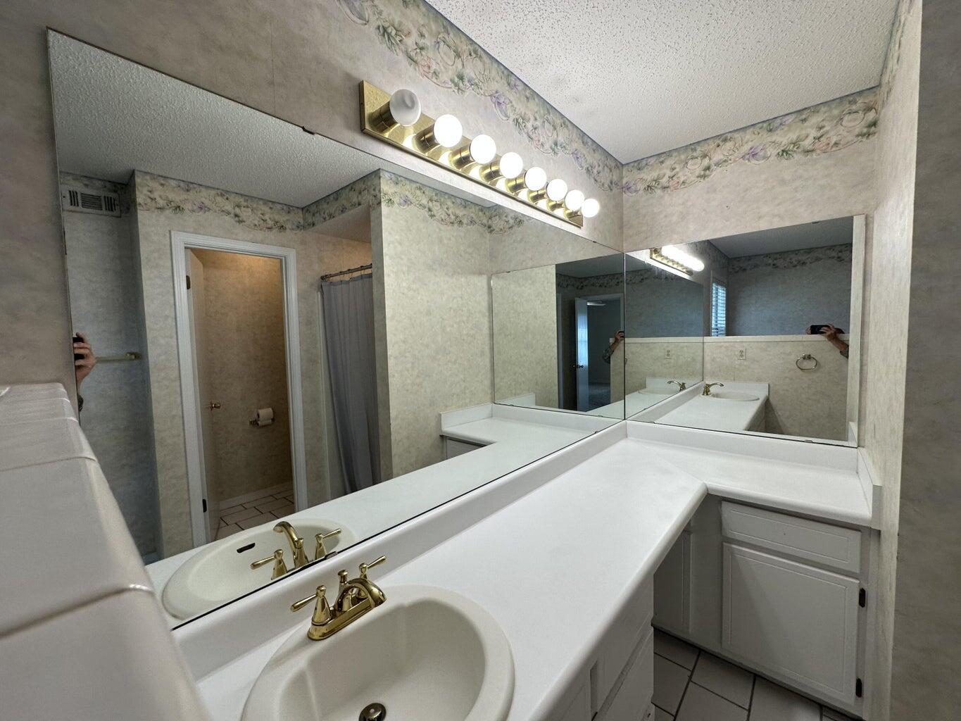 DOGWOOD ESTATES - Residential Lease