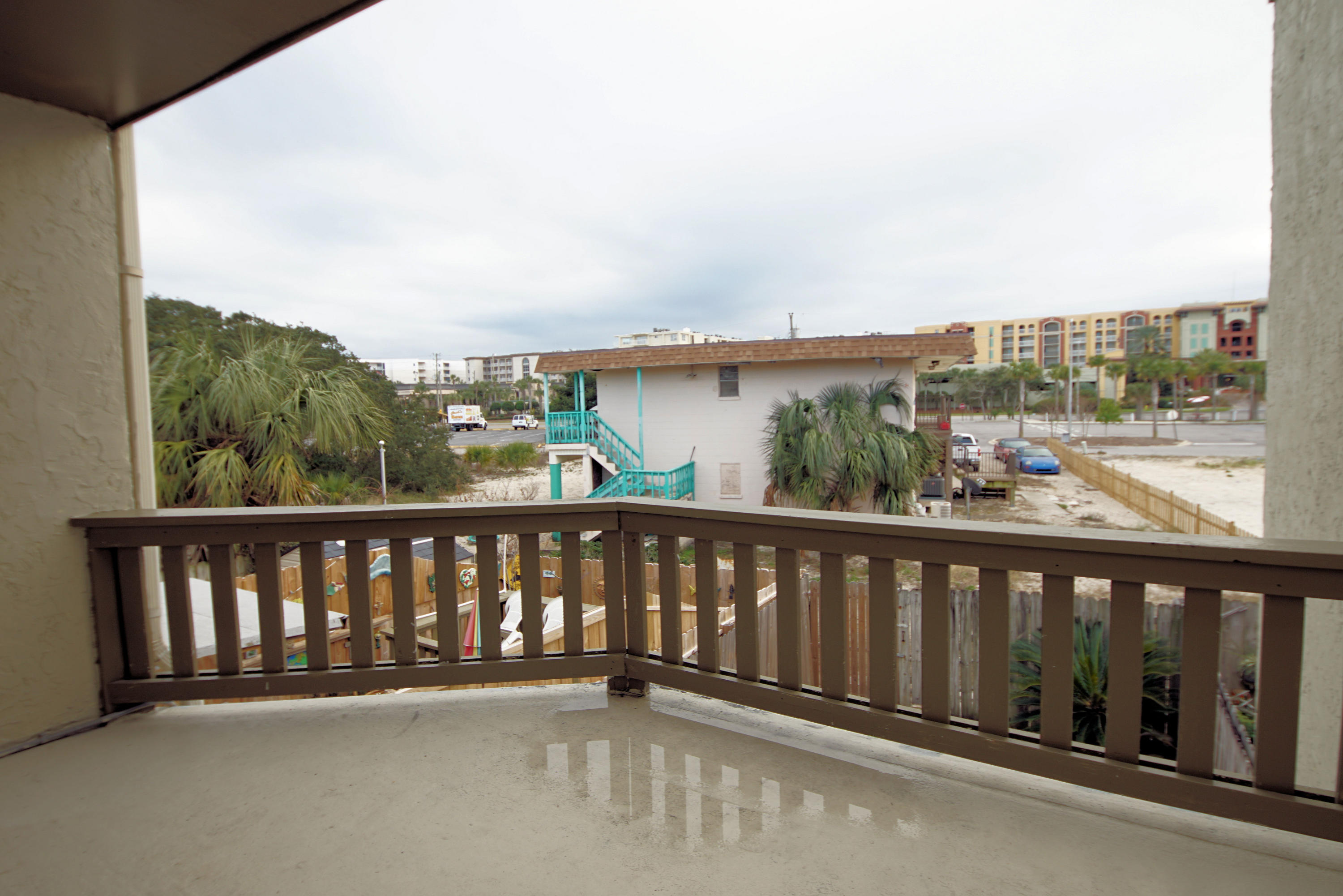 CHATEAU BY THE SEA - Residential