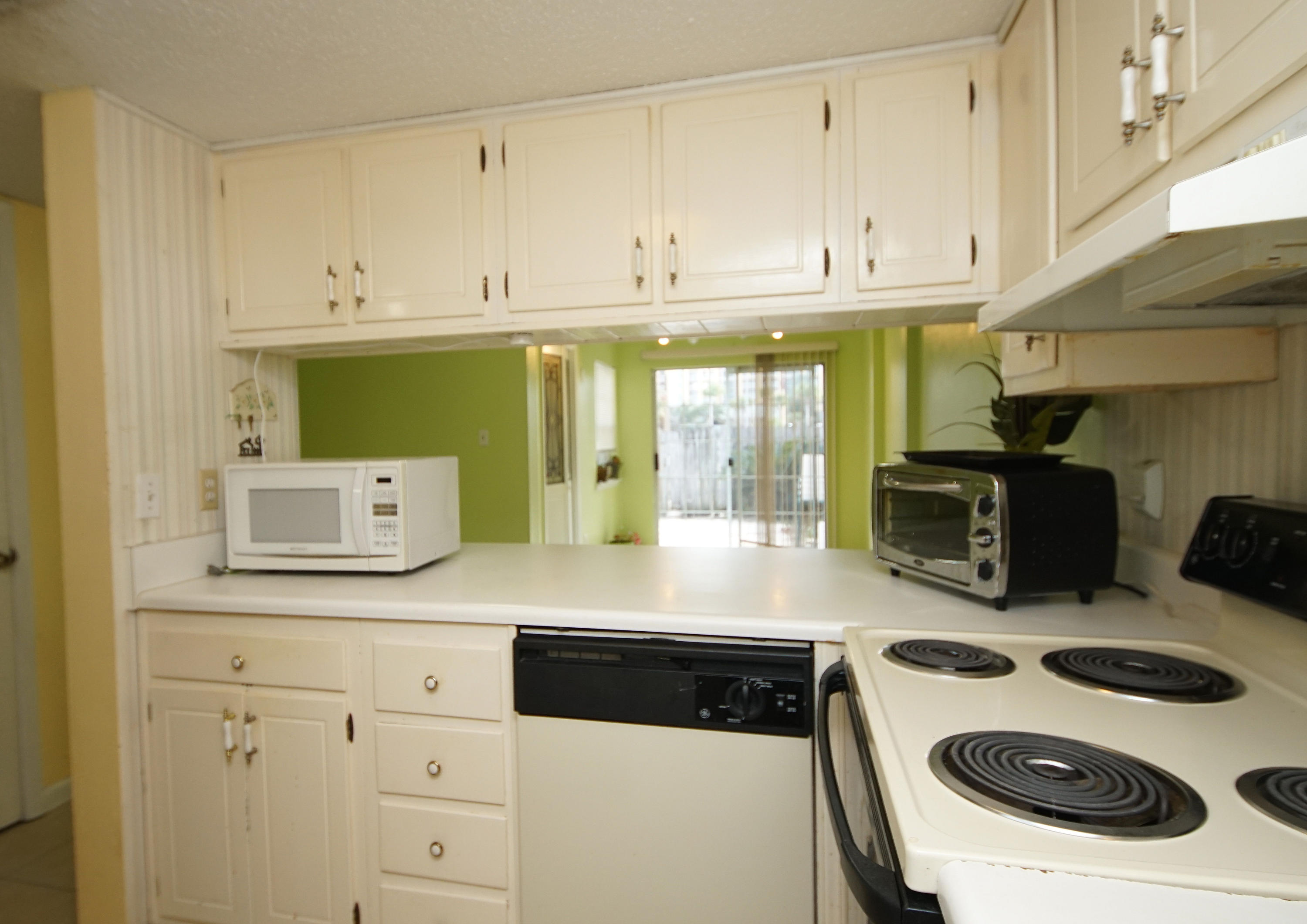 CHATEAU BY THE SEA - Residential