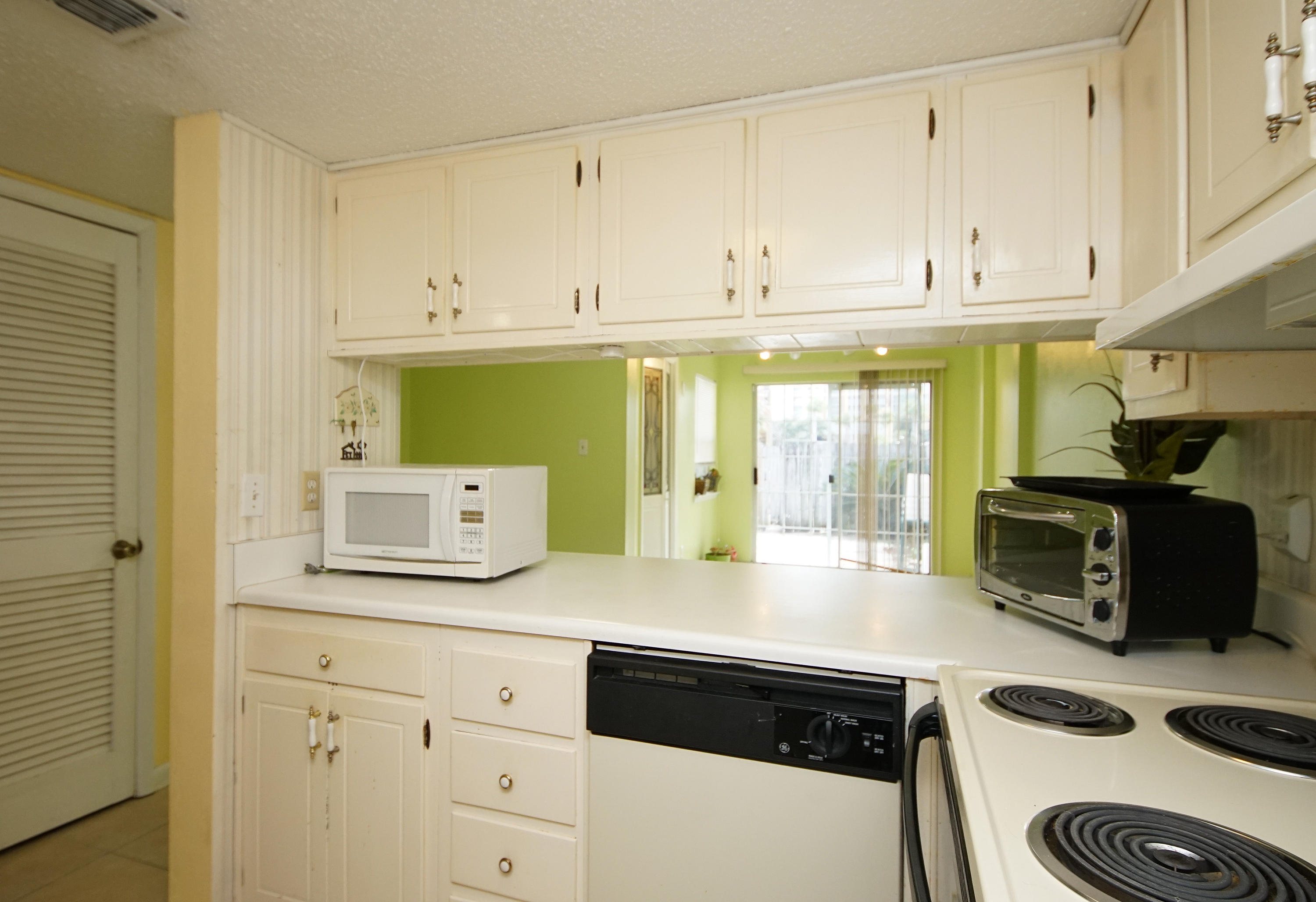 CHATEAU BY THE SEA - Residential