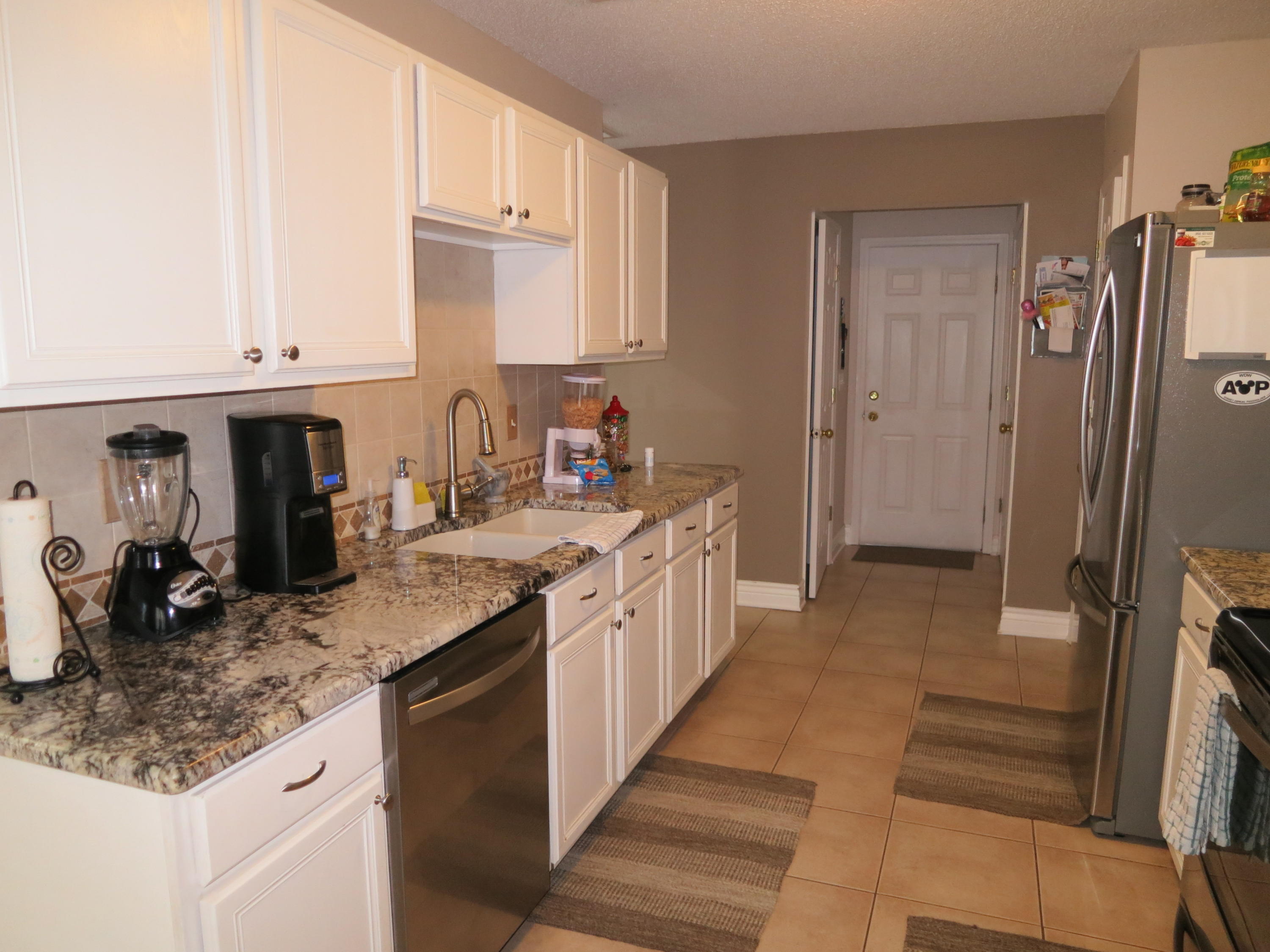 TWIN LAKES ESTATES - Residential