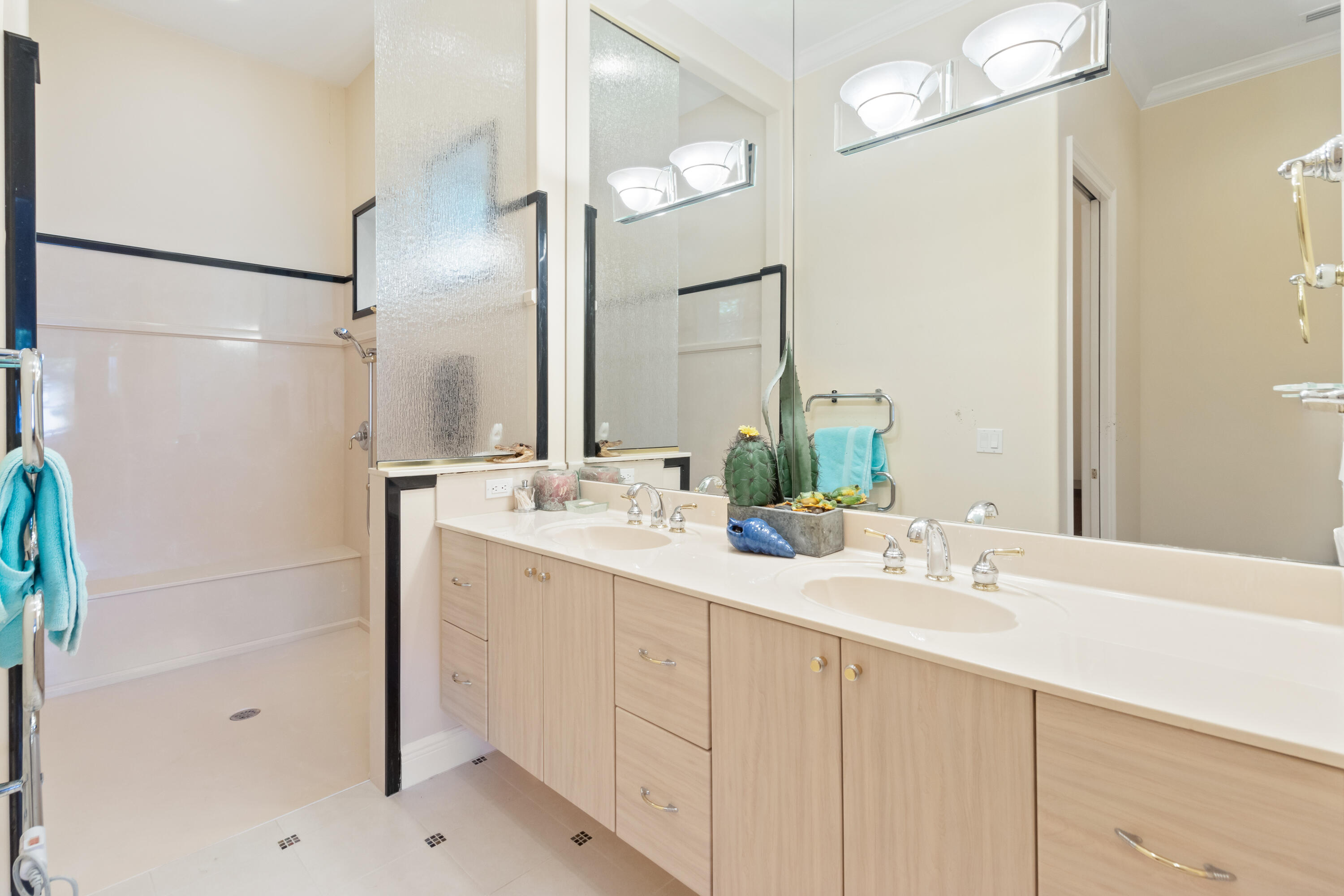 LIDO VILLAGE - Residential